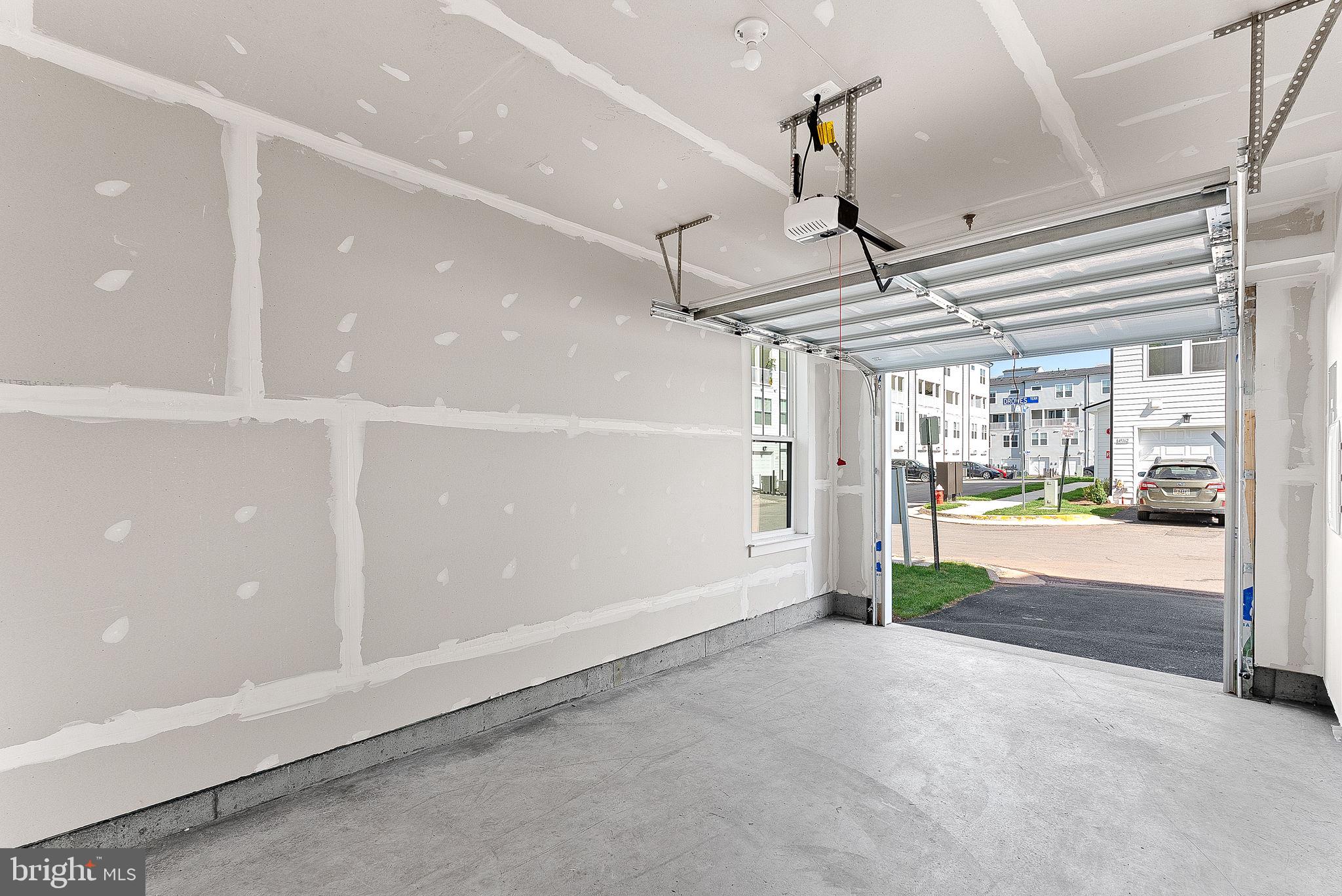 KINCORA - Residential Lease