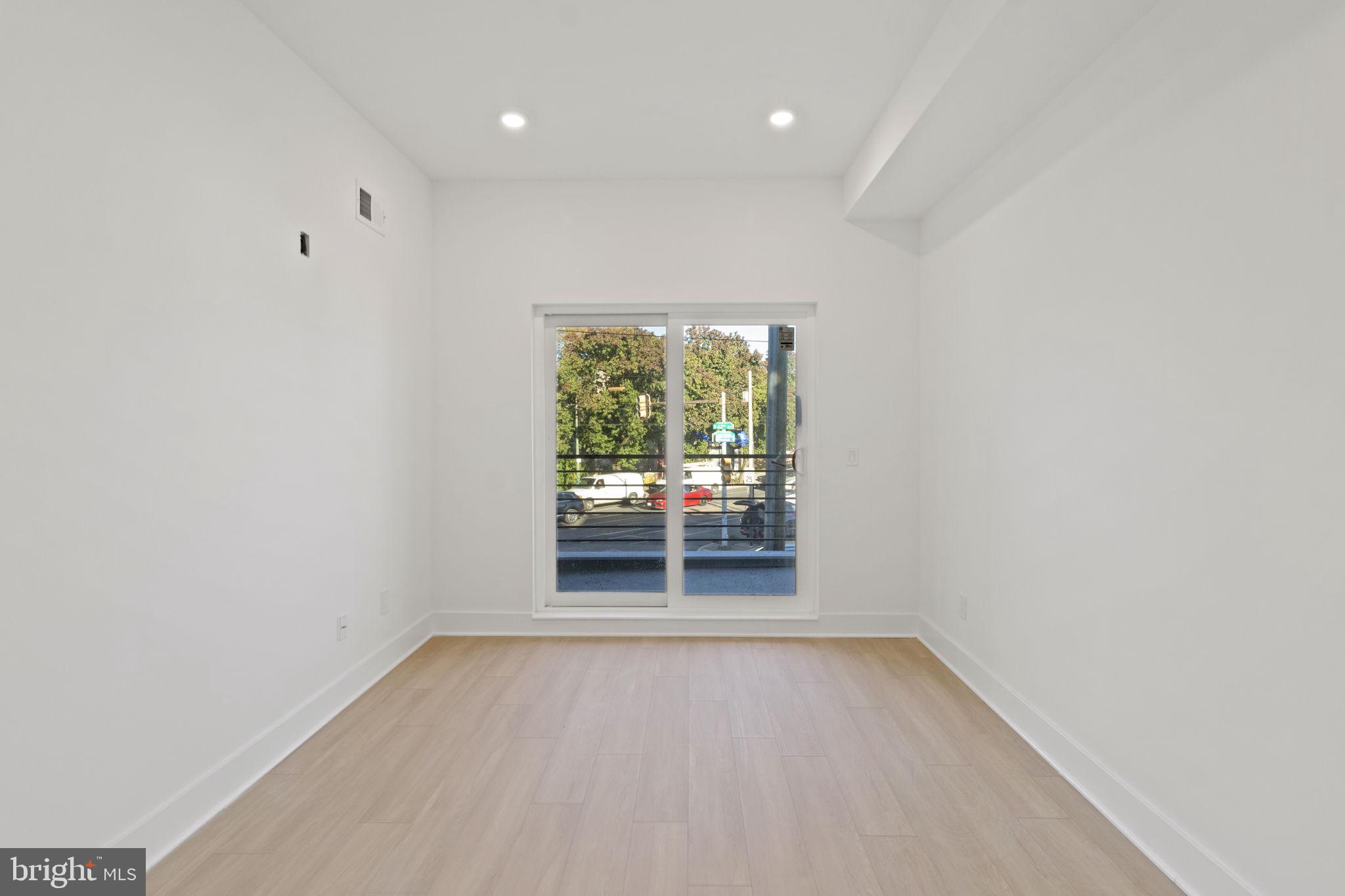 UNIVERSITY CITY - Residential Lease