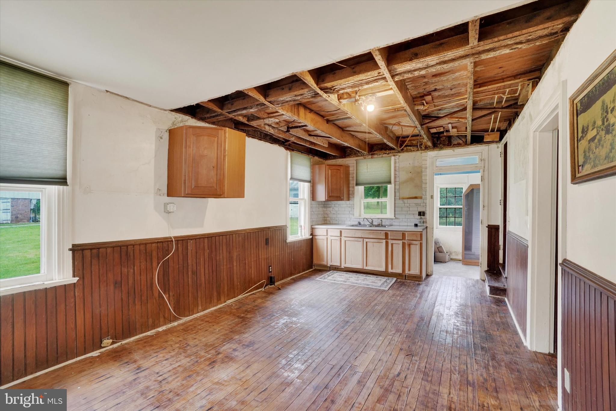 704 E BUTTER ROAD