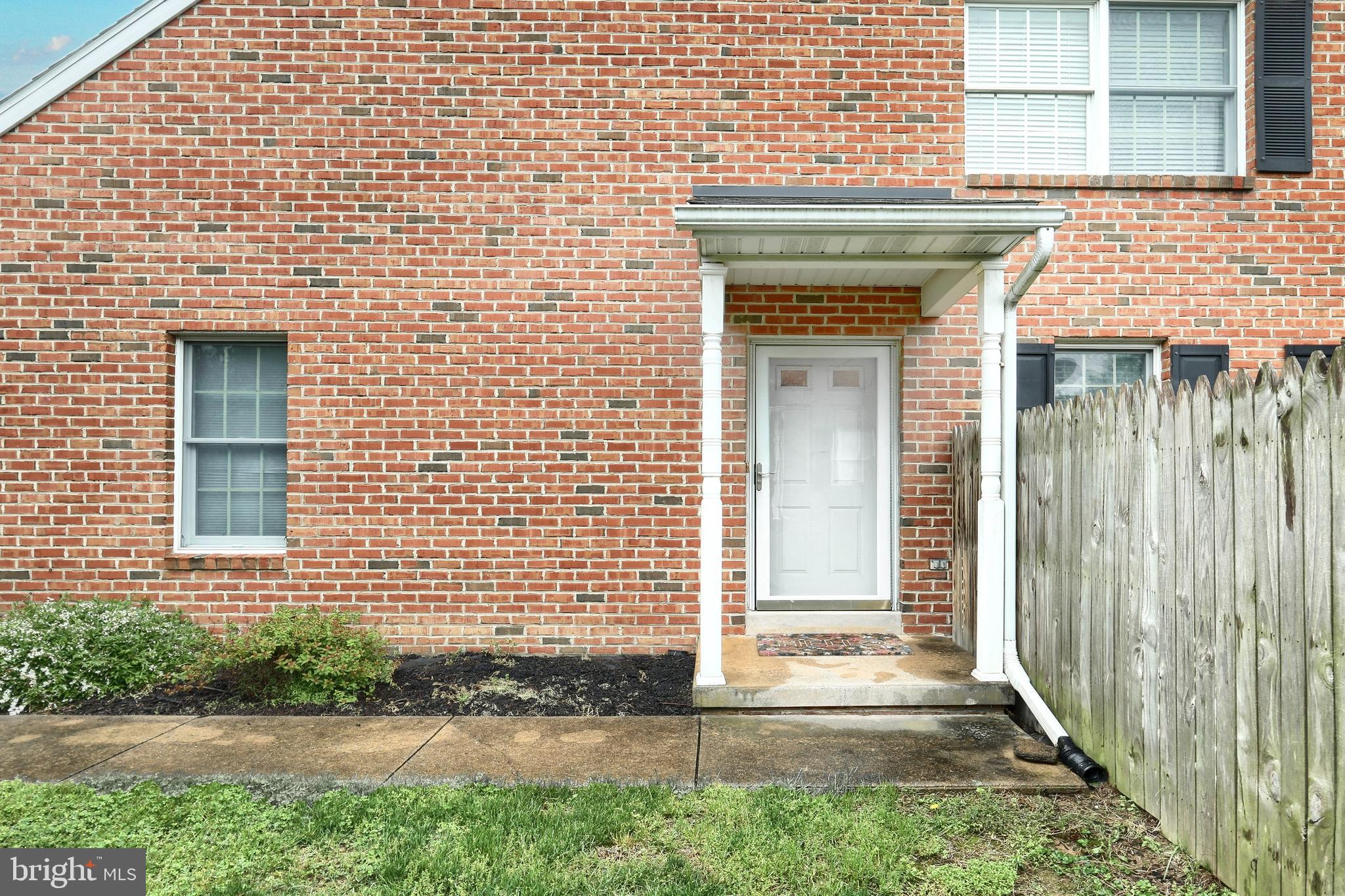 416 HUNTINGTON DRIVE