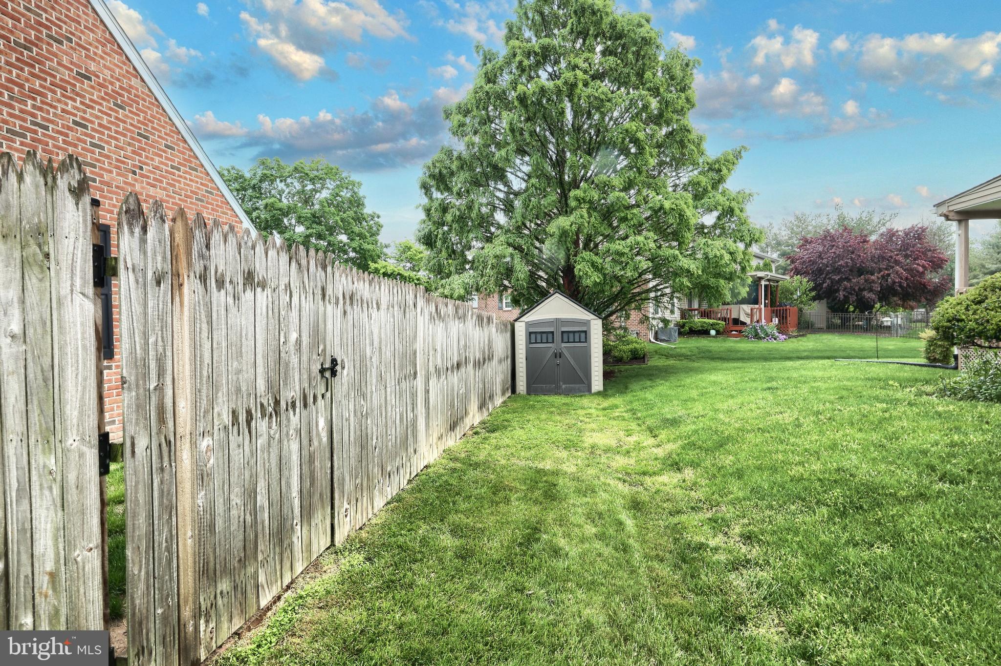 416 HUNTINGTON DRIVE