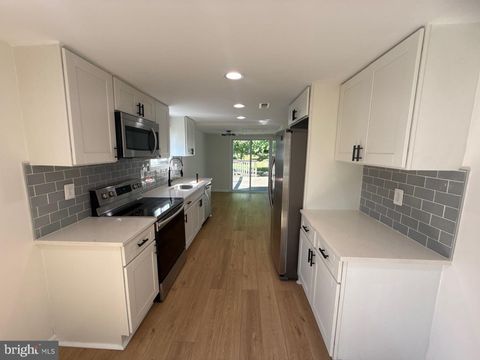 Photo of 4 Wendover Road, GLEN BURNIE, MD 21060 (MLS # MDAA2148658)