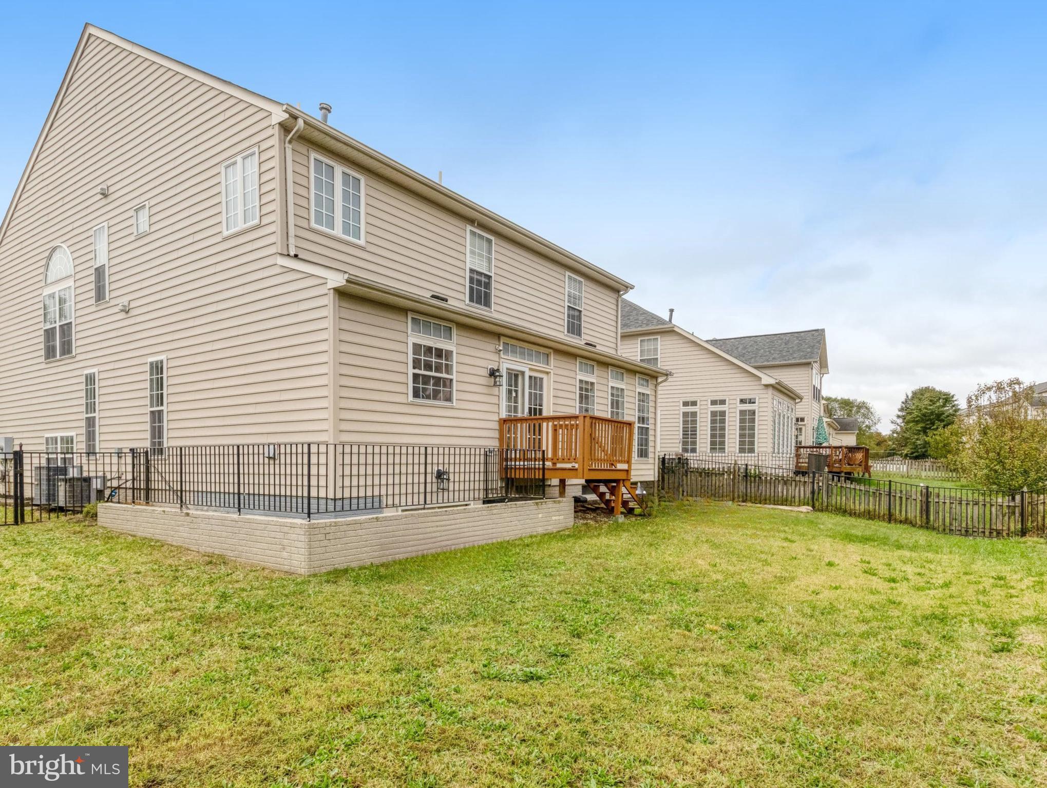 THE FALLS AT LEE'S PARKE - Residential