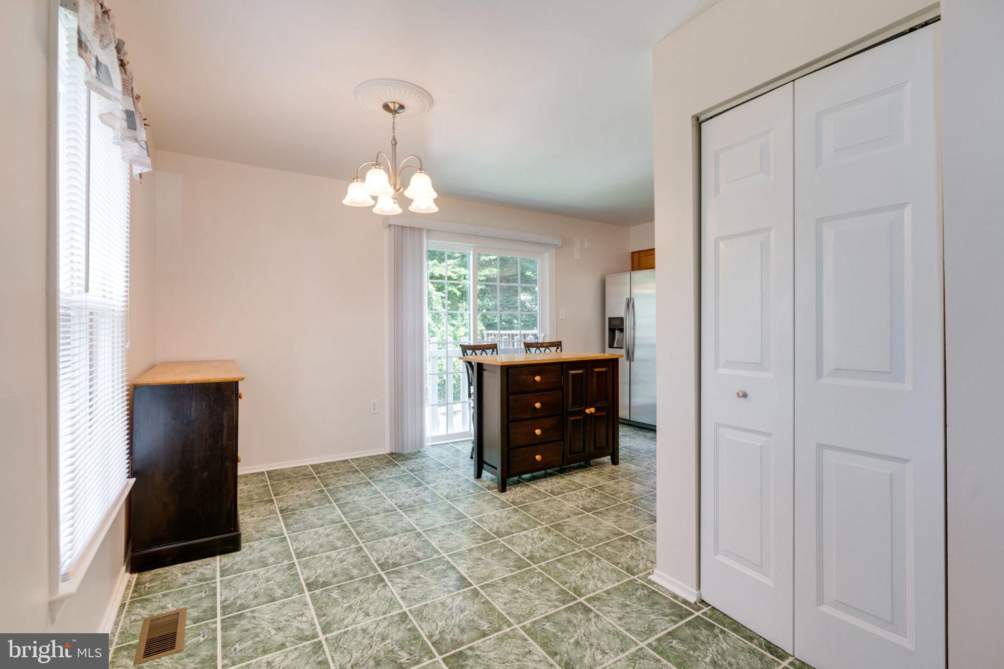 LAKE RIDGE - Residential