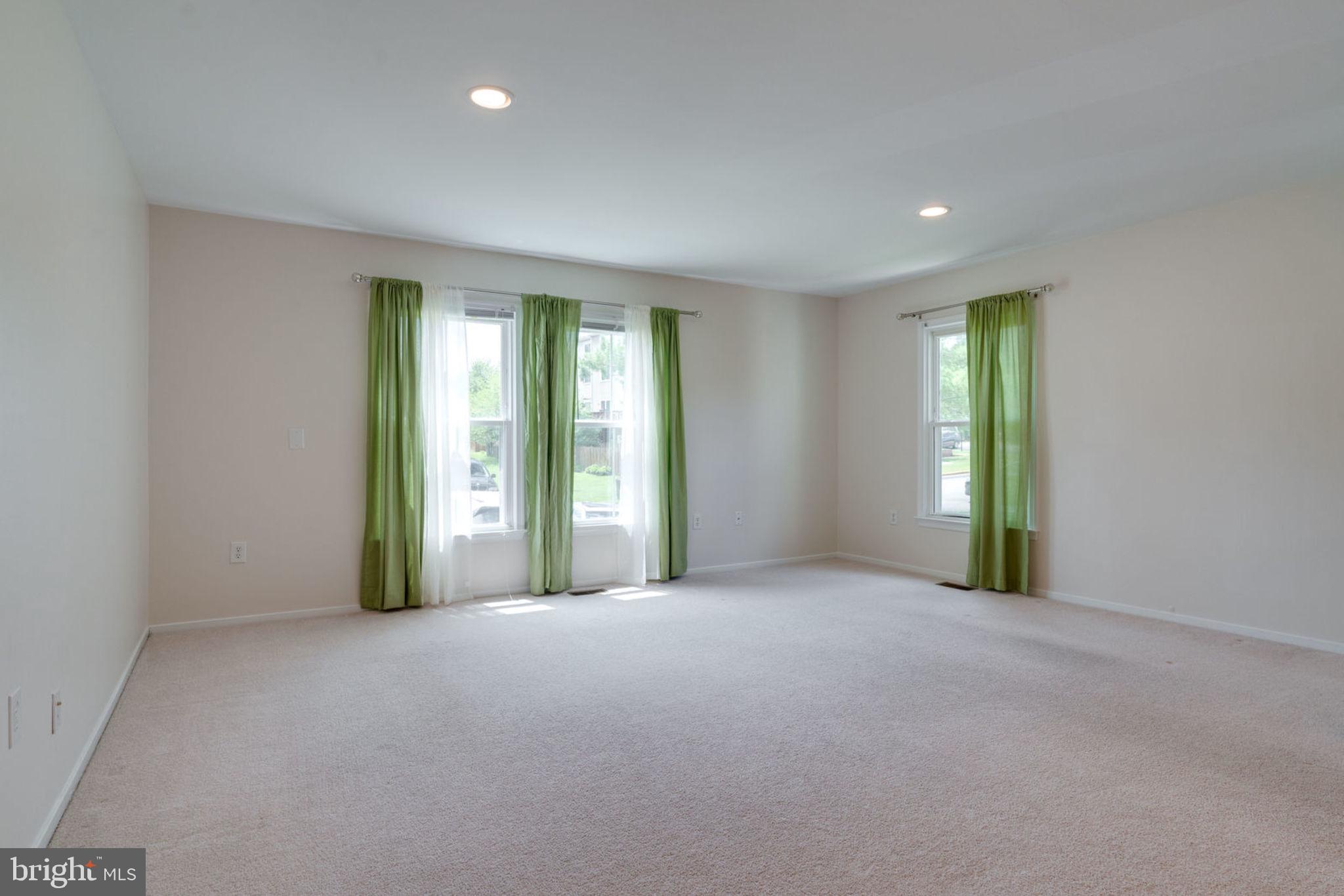 LAKE RIDGE - Residential