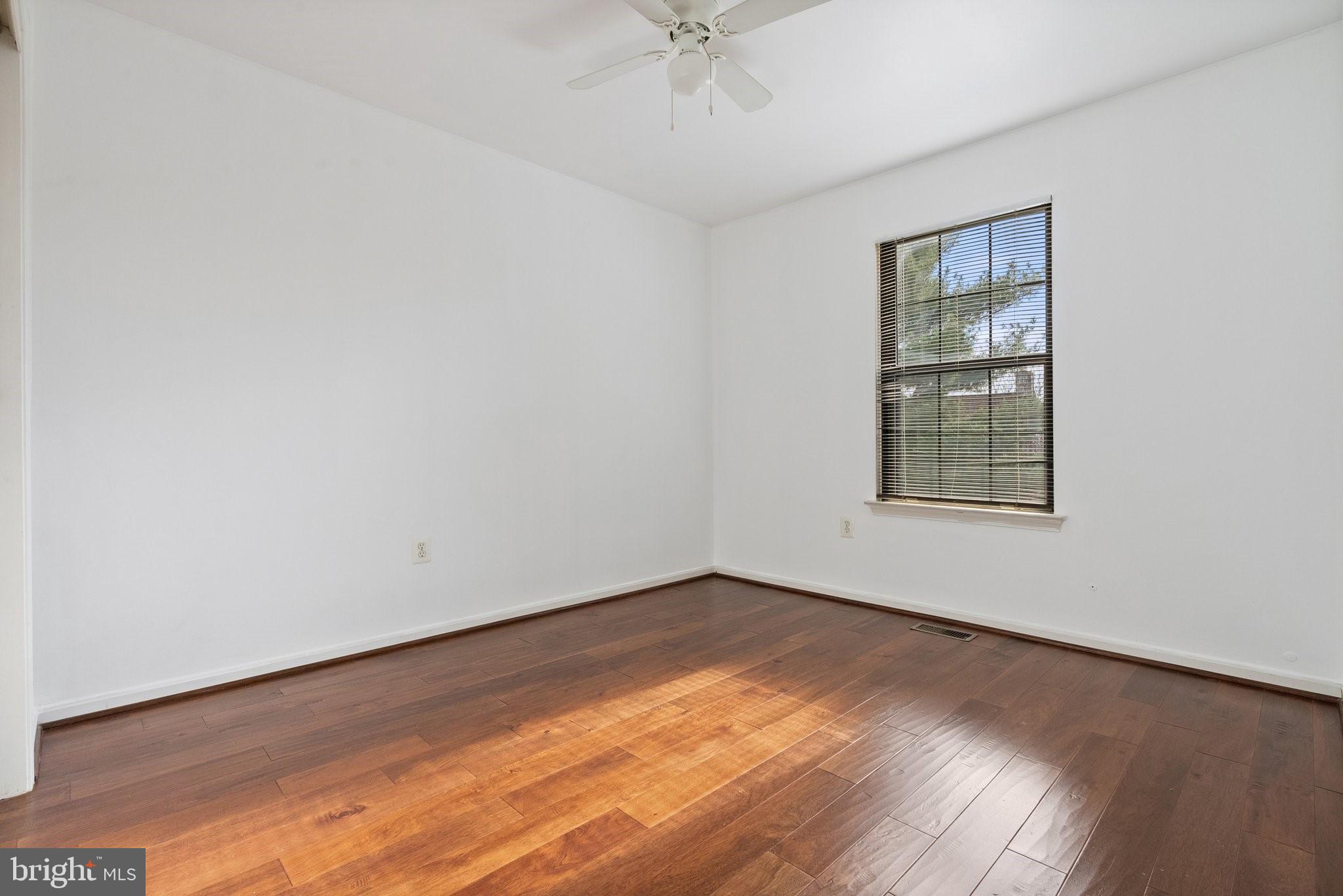 COUNTRYSIDE - Residential