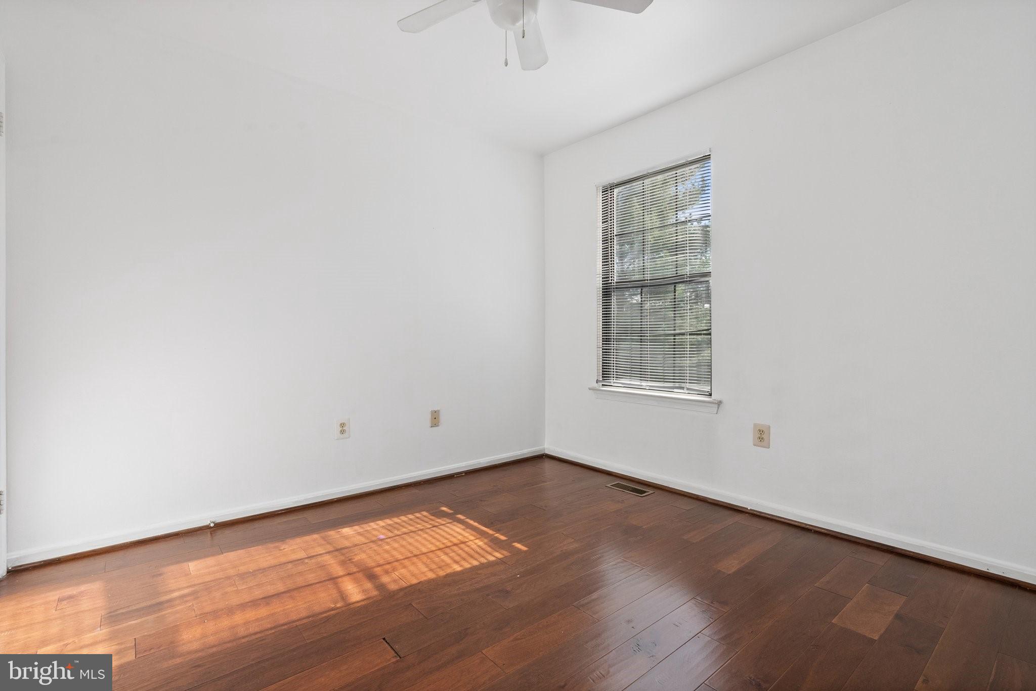 COUNTRYSIDE - Residential