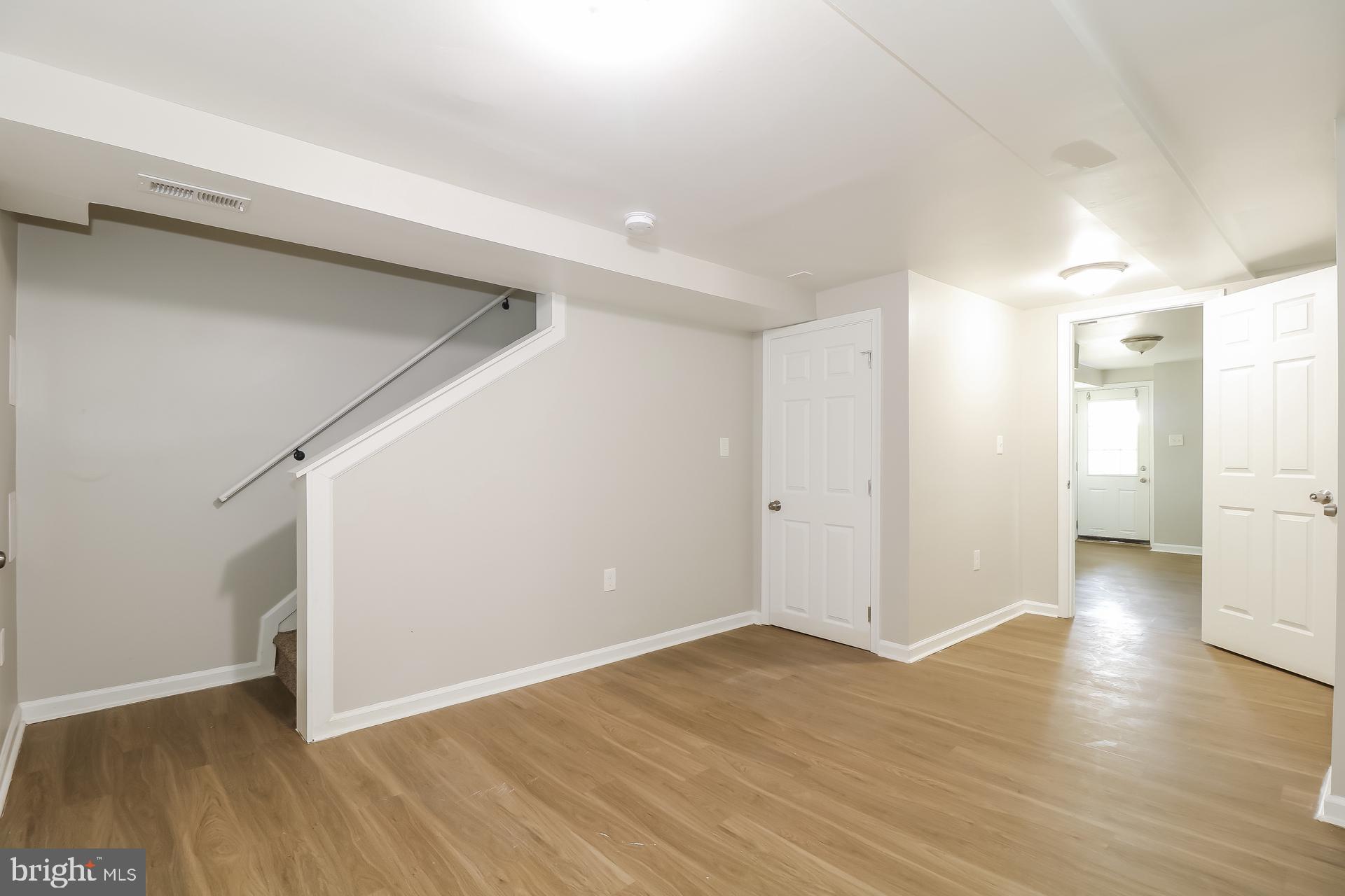 HOLLAND HILL - Residential