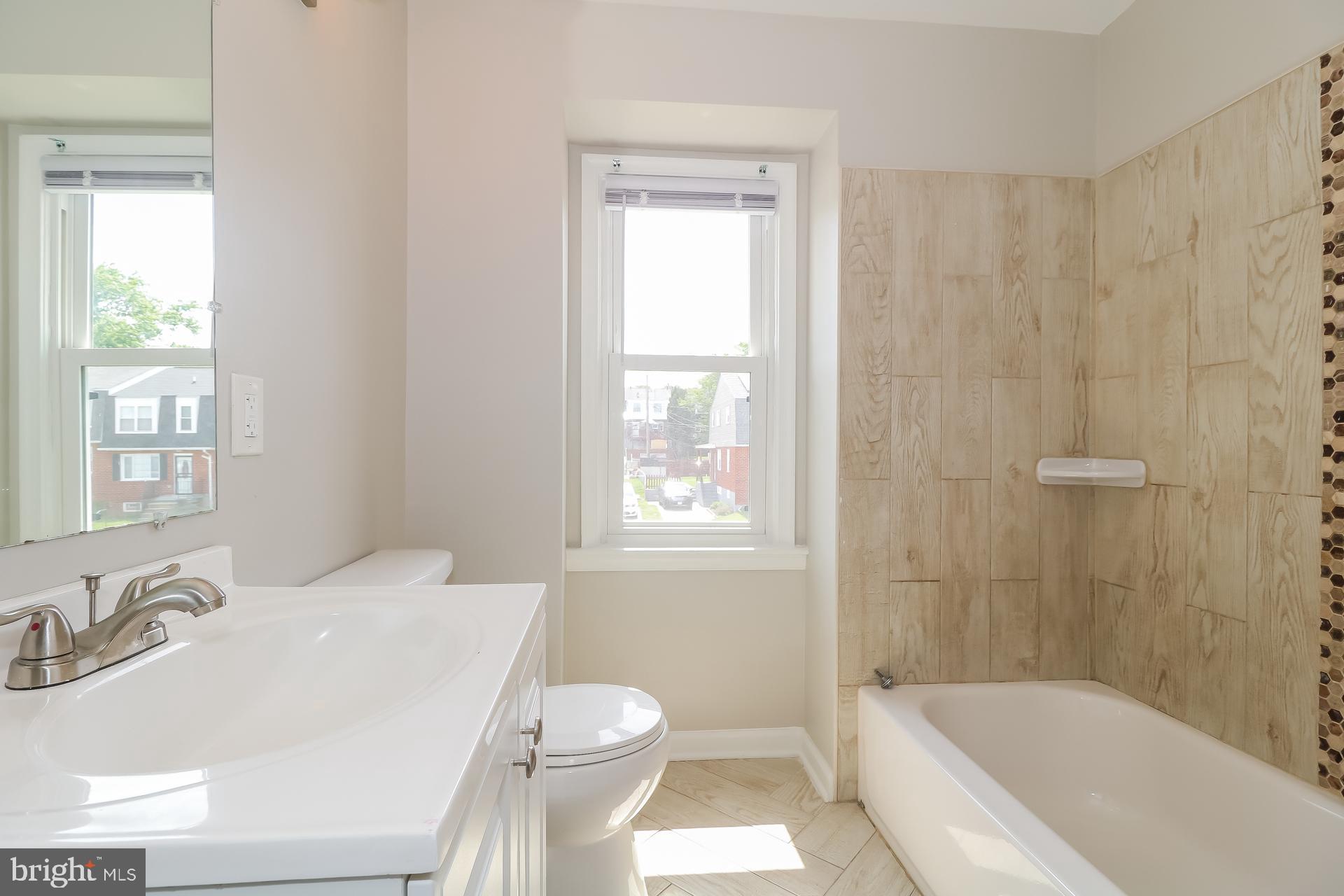 HOLLAND HILL - Residential