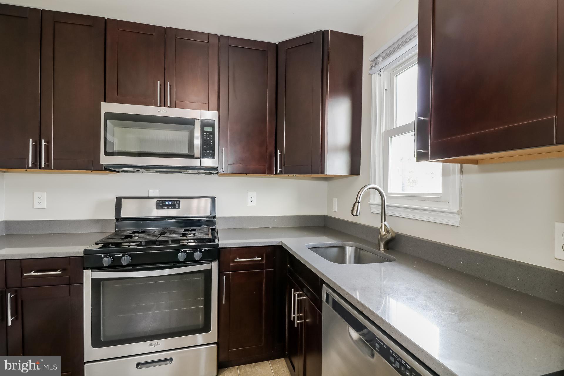 HOLLAND HILL - Residential