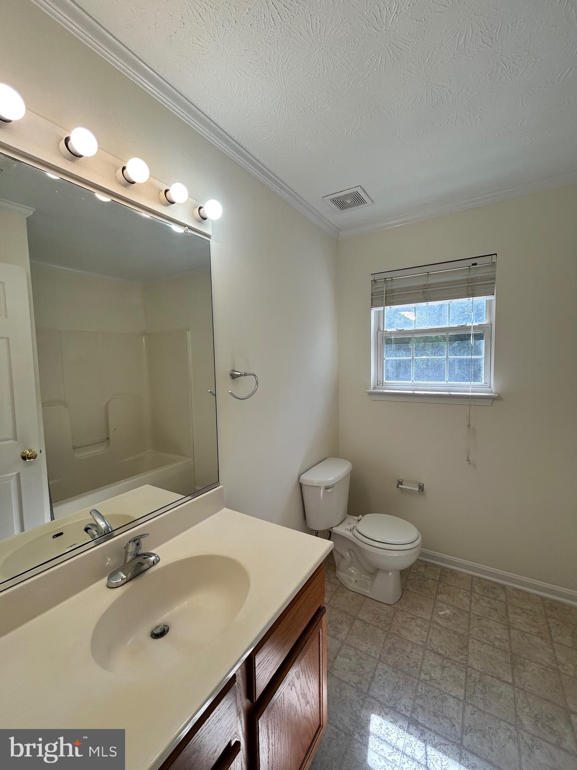 RIDGEFIELD - Residential Lease