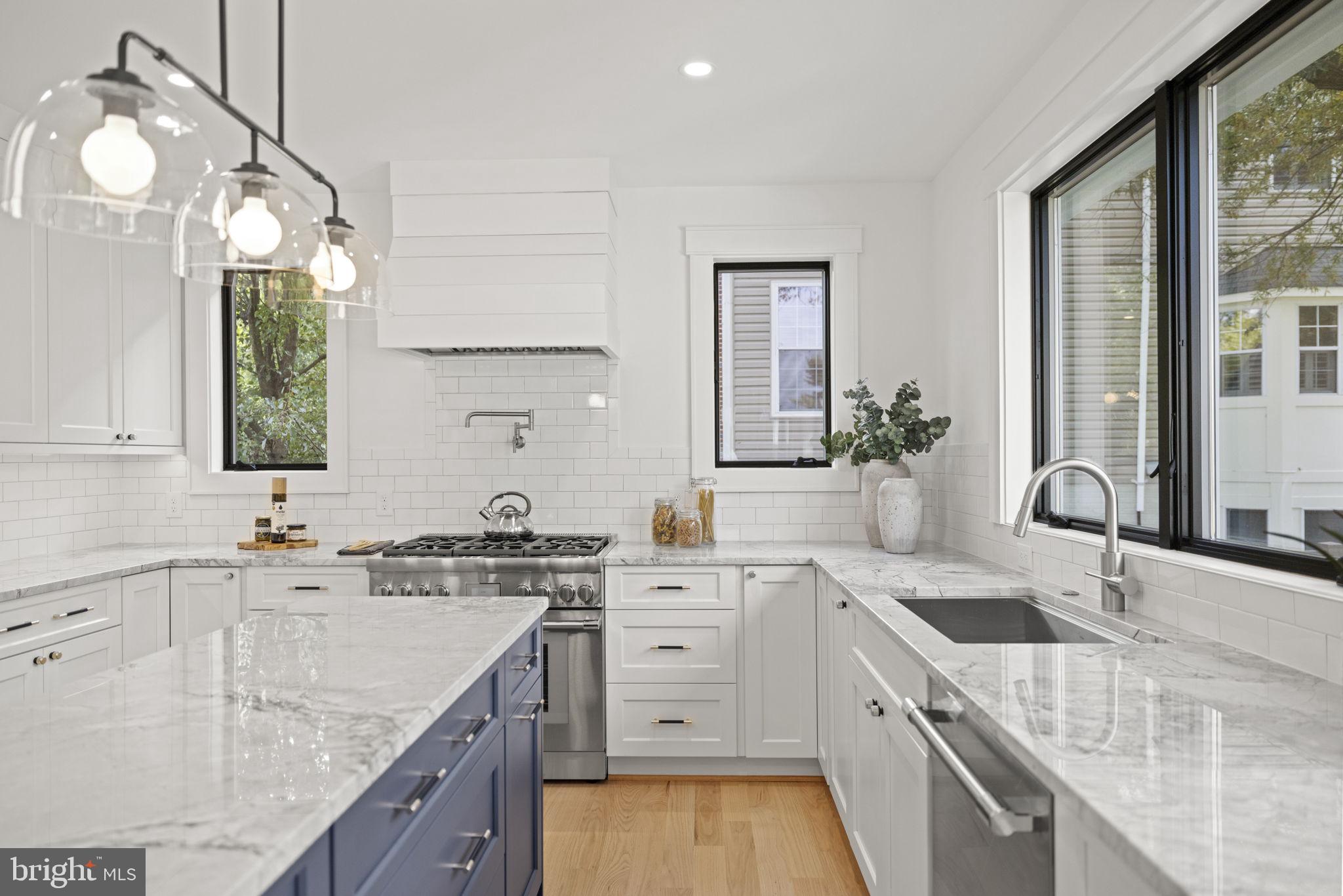 BEVERLEY HILLS - Residential