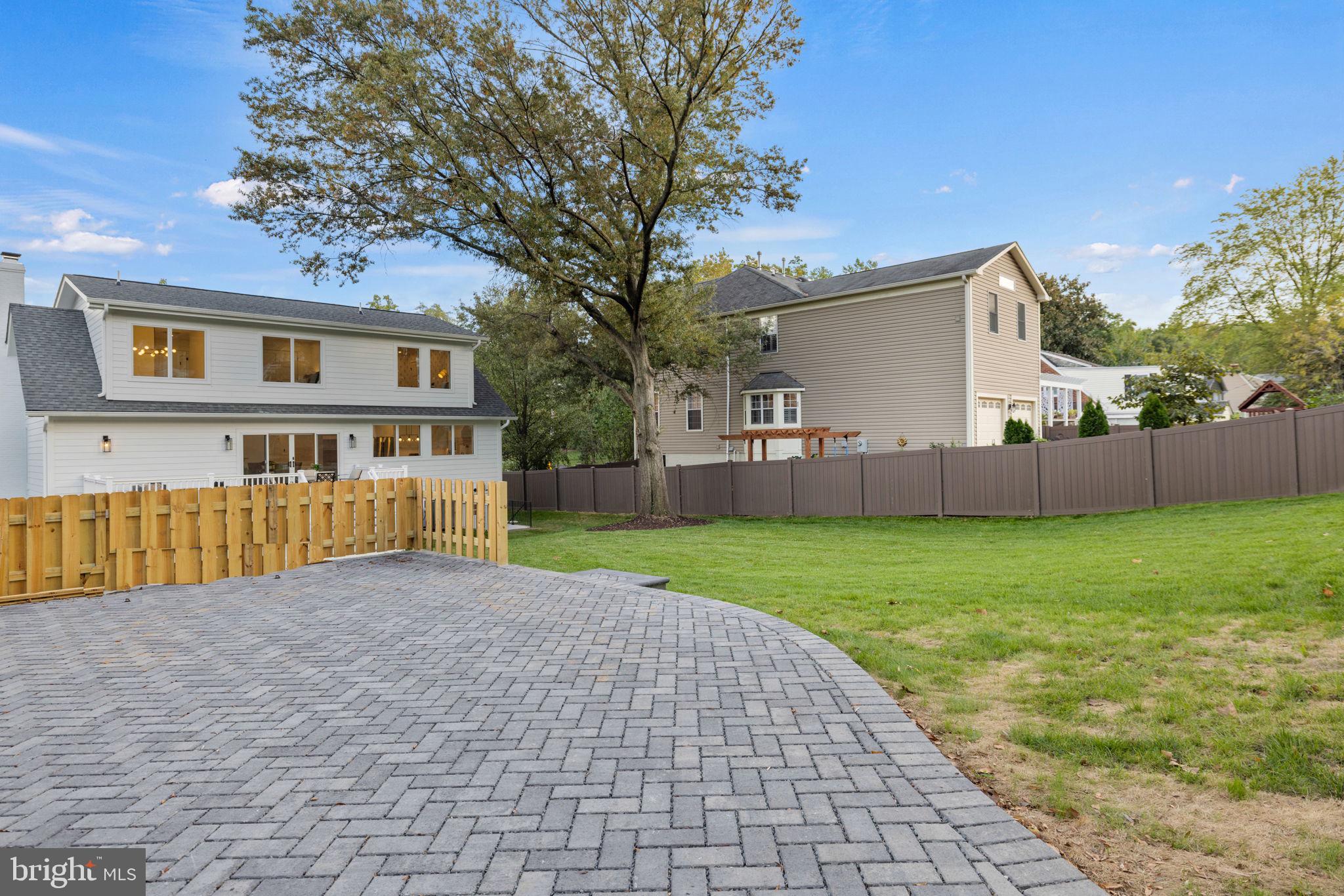 BEVERLEY HILLS - Residential