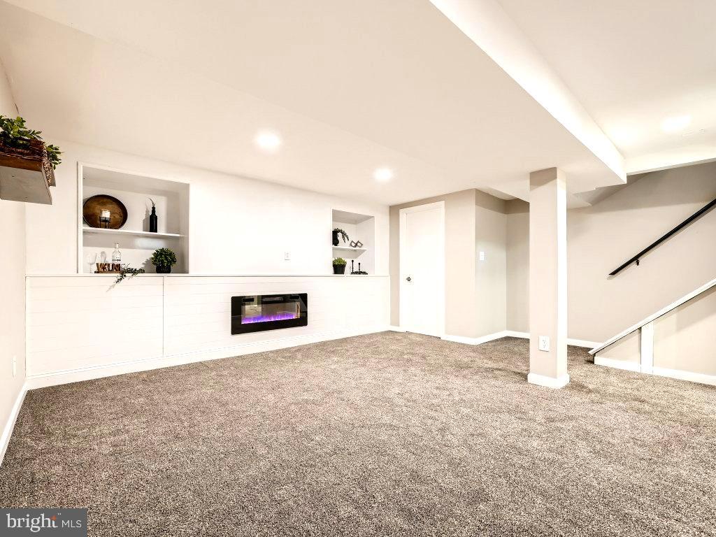 EDGE MEAD - Residential