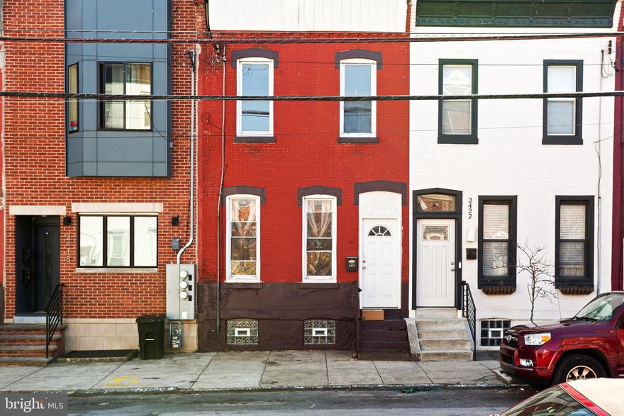 Welcome to this beautifully remodeled and spacious three-bedroom home, offering a perfect blend of comfort and modern style. Featuring high ceilings and an open, airy layout, this property feels bright and inviting throughout. The home has been recently updated with stylish vinyl plank flooring and a sleek quartz-appointed bathroom, adding a touch of contemporary elegance.
Enjoy the privacy and security of a fully fenced-in yard—ideal for outdoor entertaining, pets, or relaxing in your own private space. With generous room sizes and thoughtful upgrades, this home is move-in ready and perfect for today’s lifestyle.