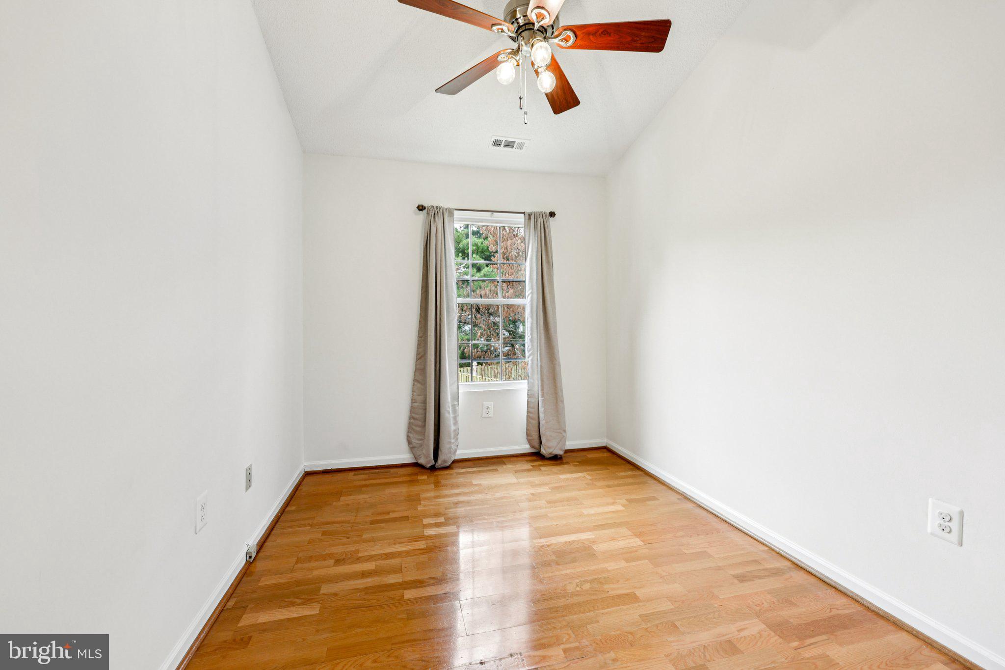 LANDSDOWNE - Residential Lease