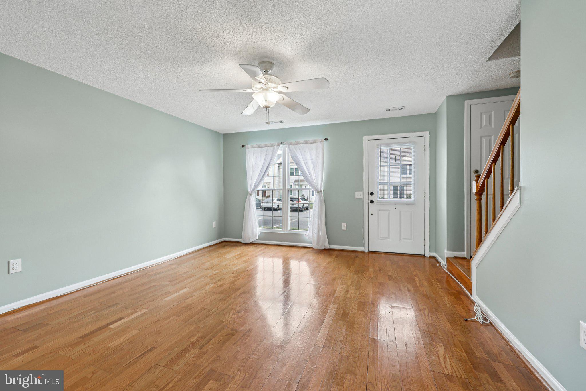 LANDSDOWNE - Residential Lease