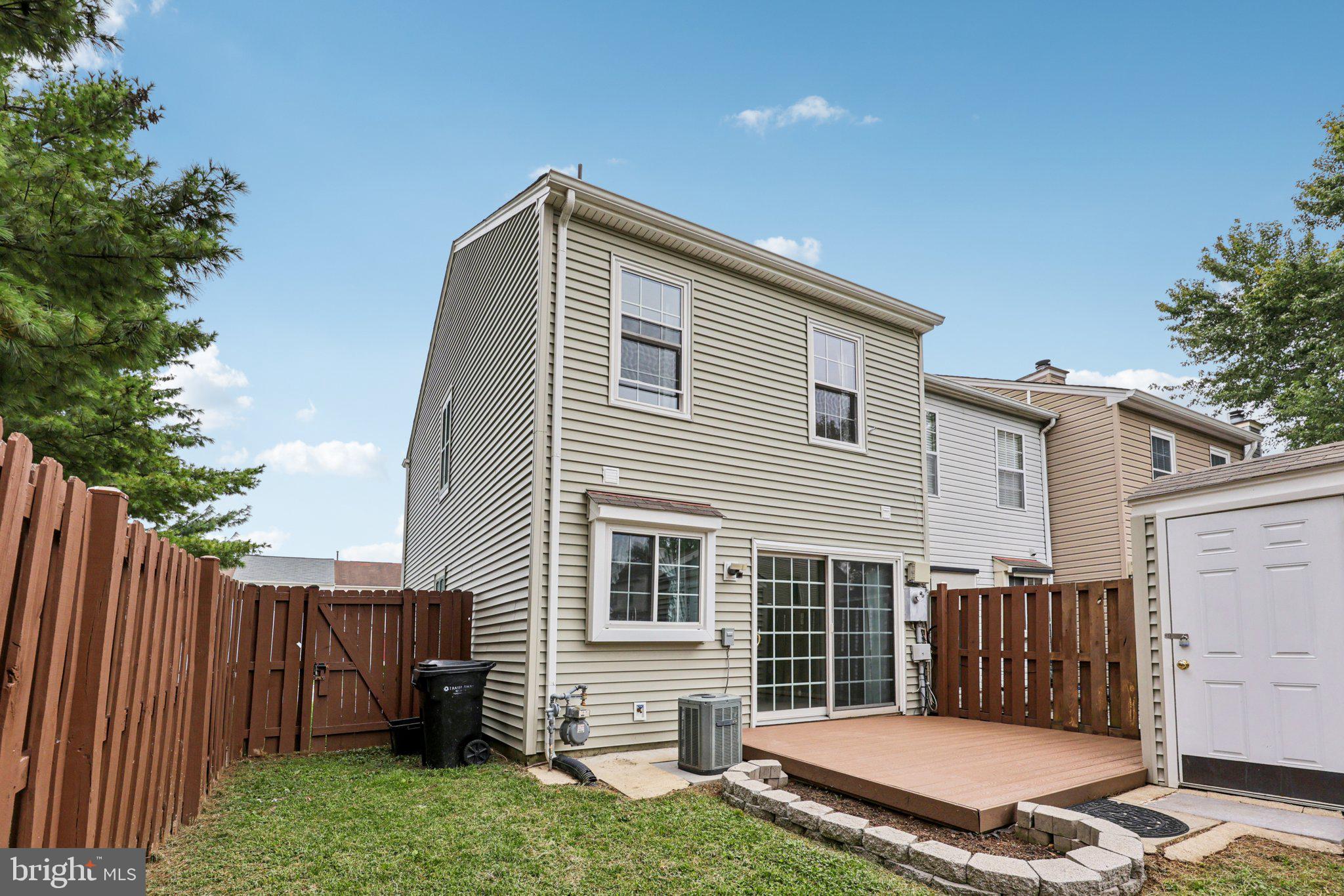 LANDSDOWNE - Residential Lease