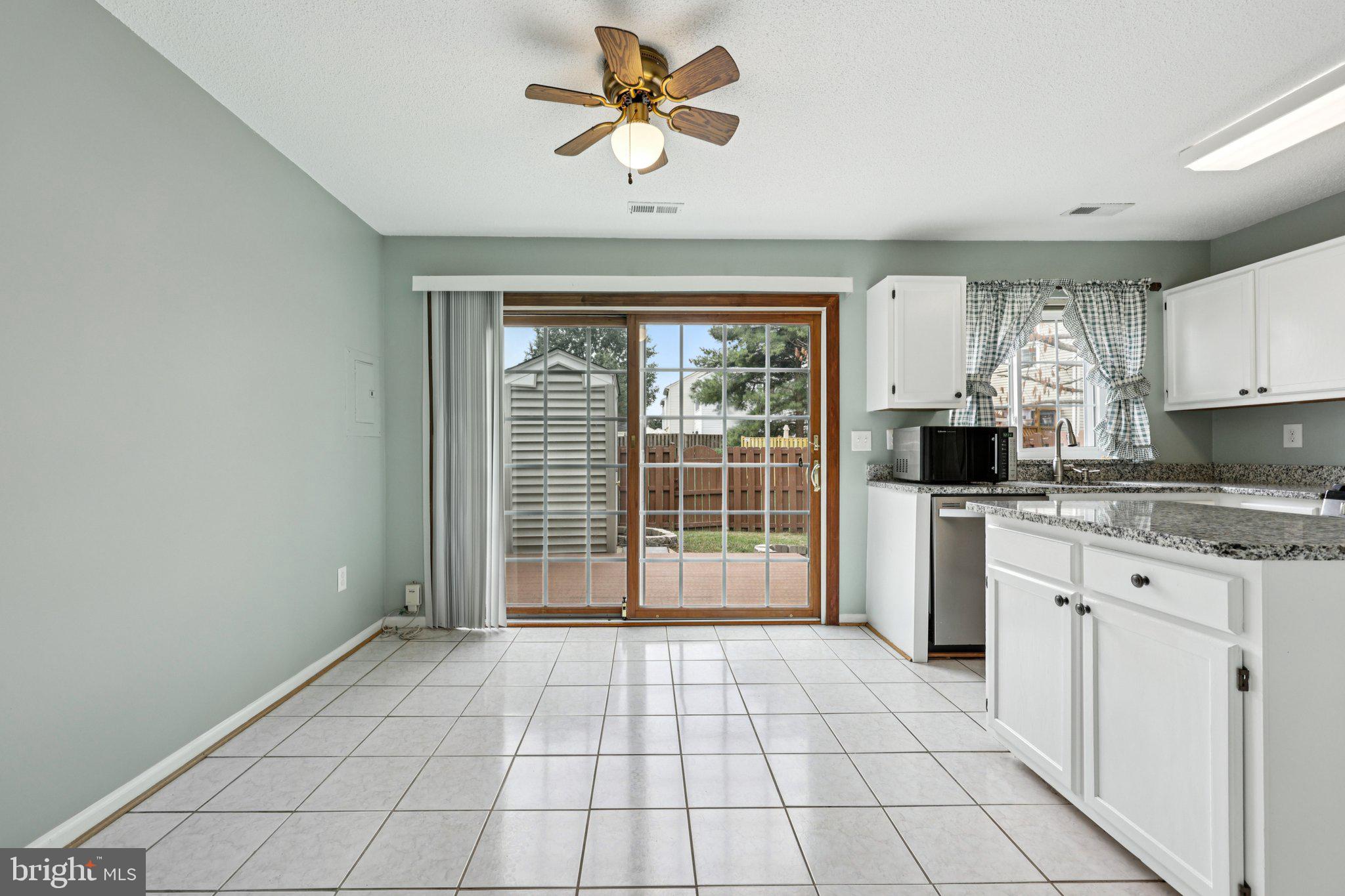 LANDSDOWNE - Residential Lease