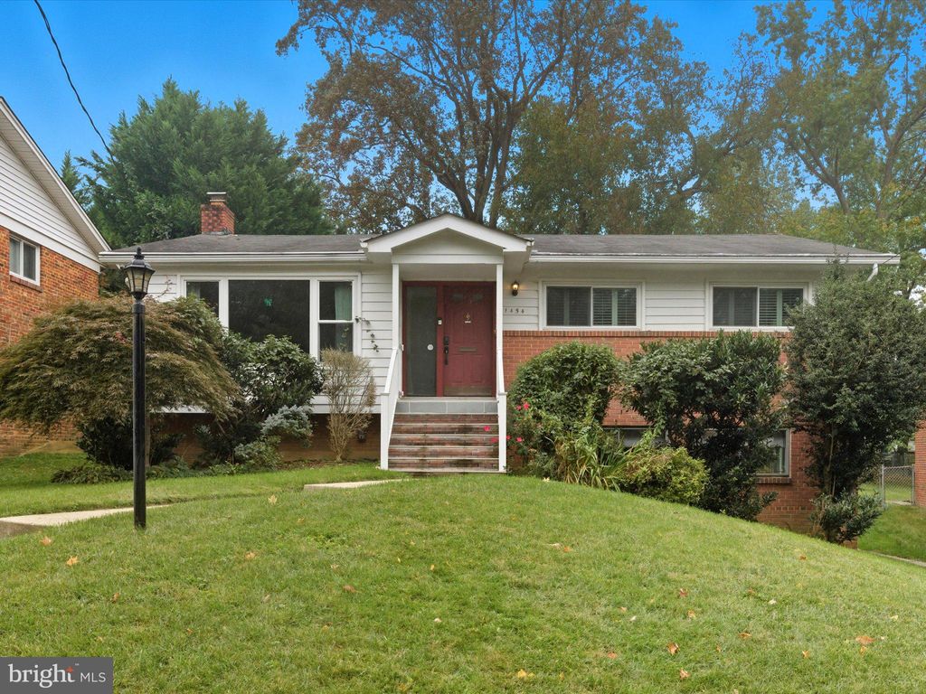 Photo of 1454 Roxanna Road NW, WASHINGTON, DC 20012 (MLS # DCDC2223822)