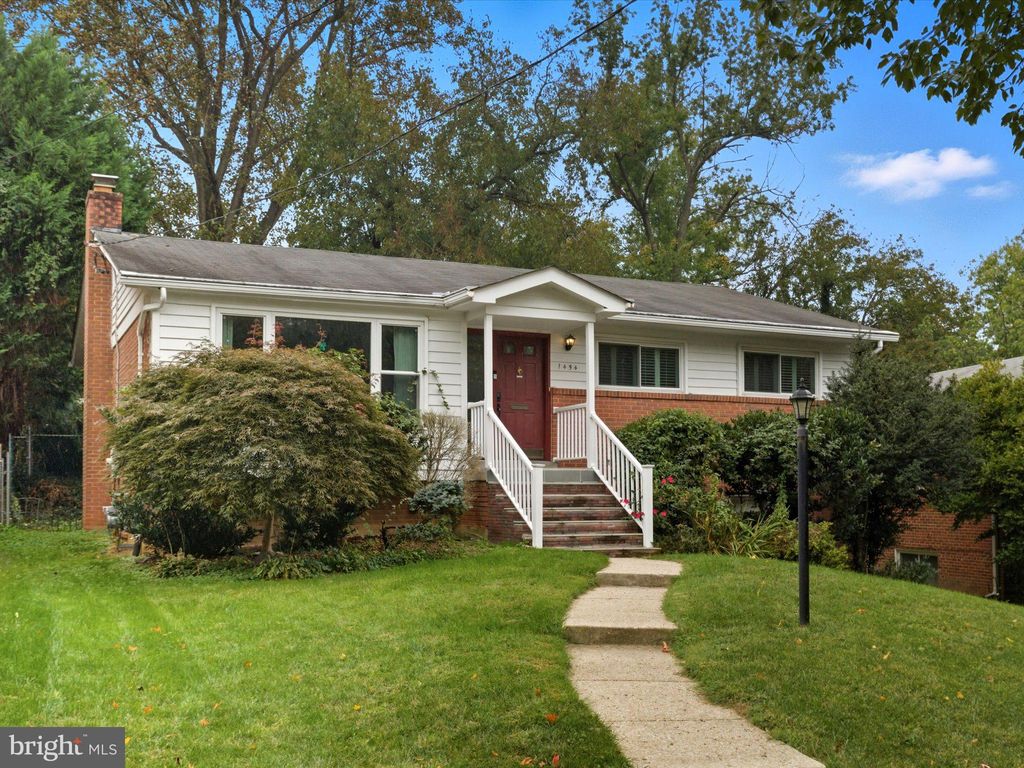 Photo of 1454 Roxanna Road NW, WASHINGTON, DC 20012 (MLS # DCDC2223822)