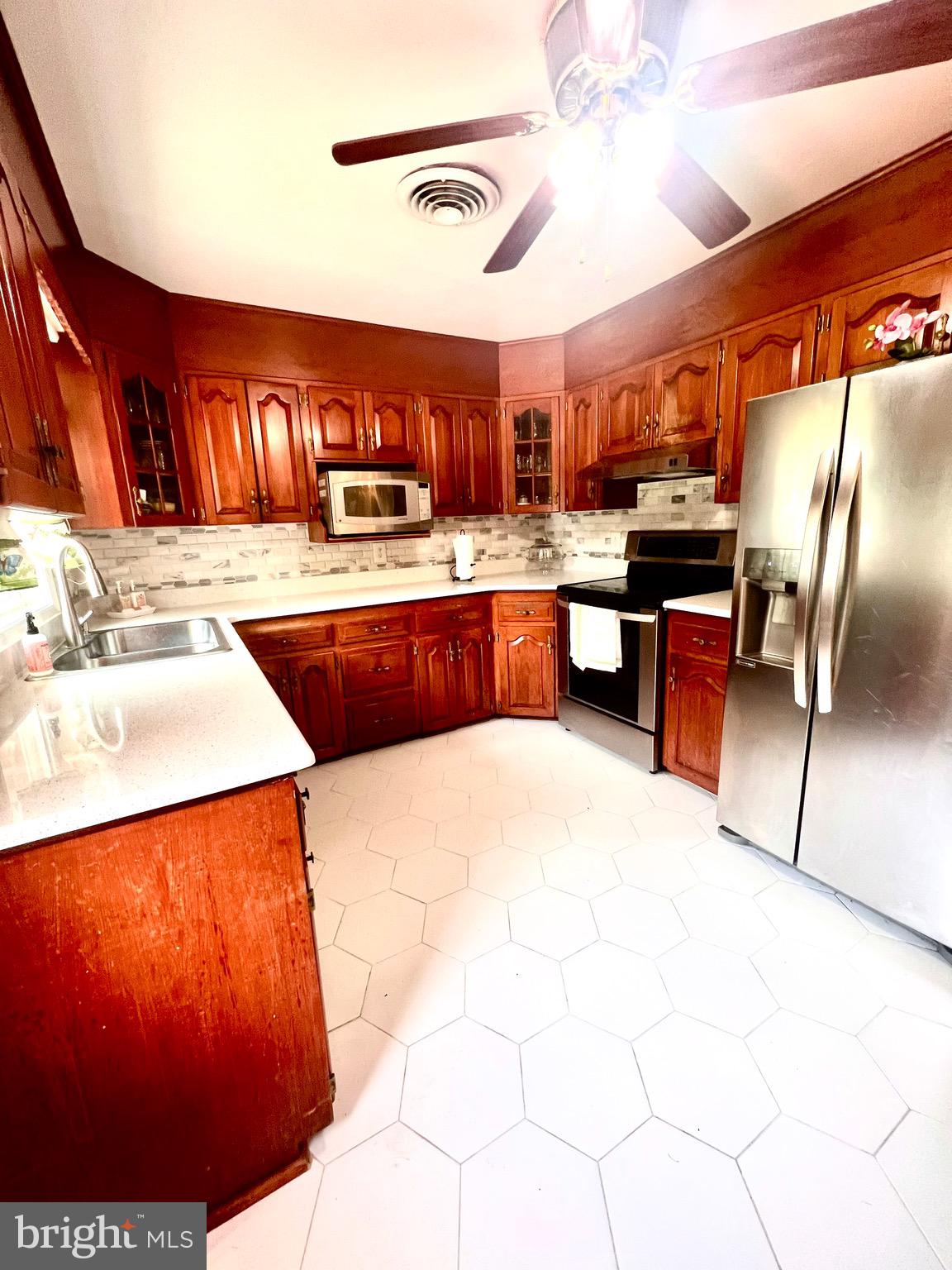 24301 OLD HOLLYWOOD ROAD