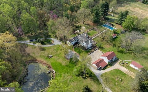 35 CHARWYNN LANE MALVERN PA 19355