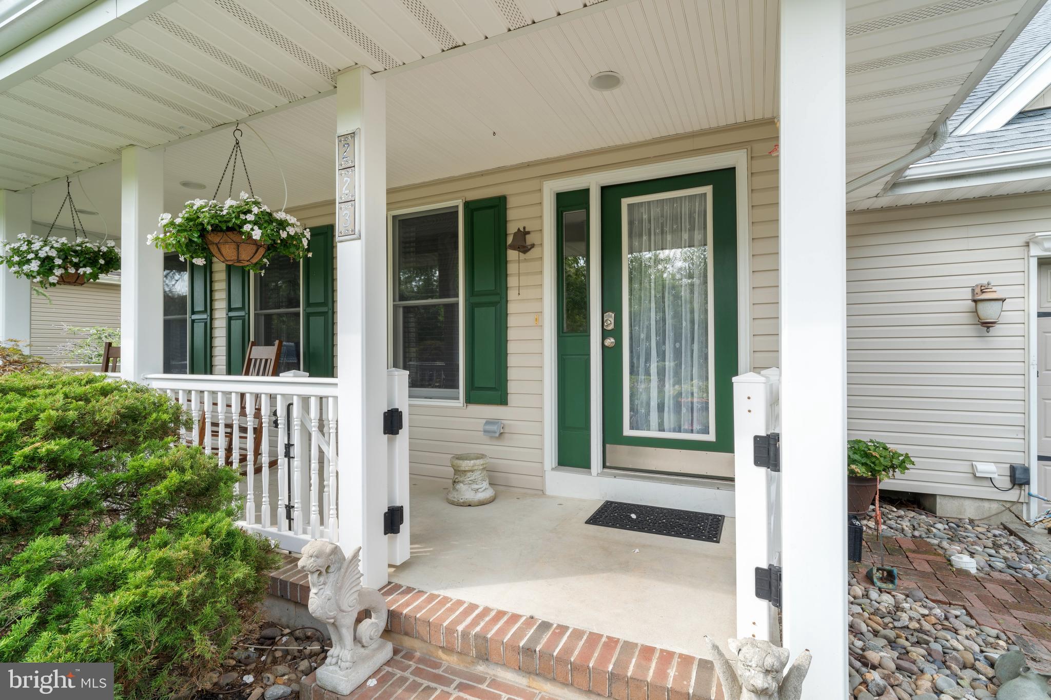 223 HILLIARD BOULEVARD