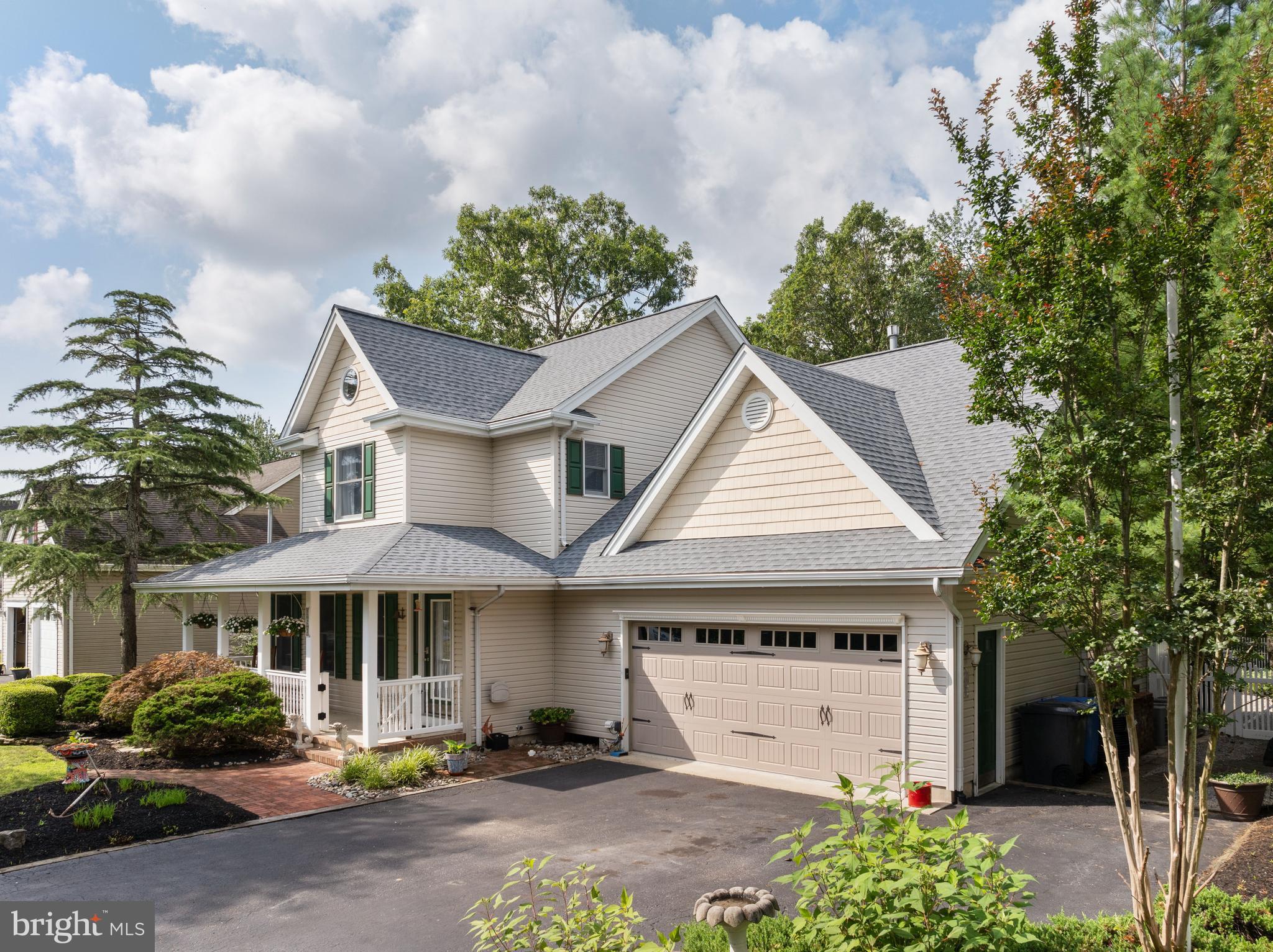 223 HILLIARD BOULEVARD