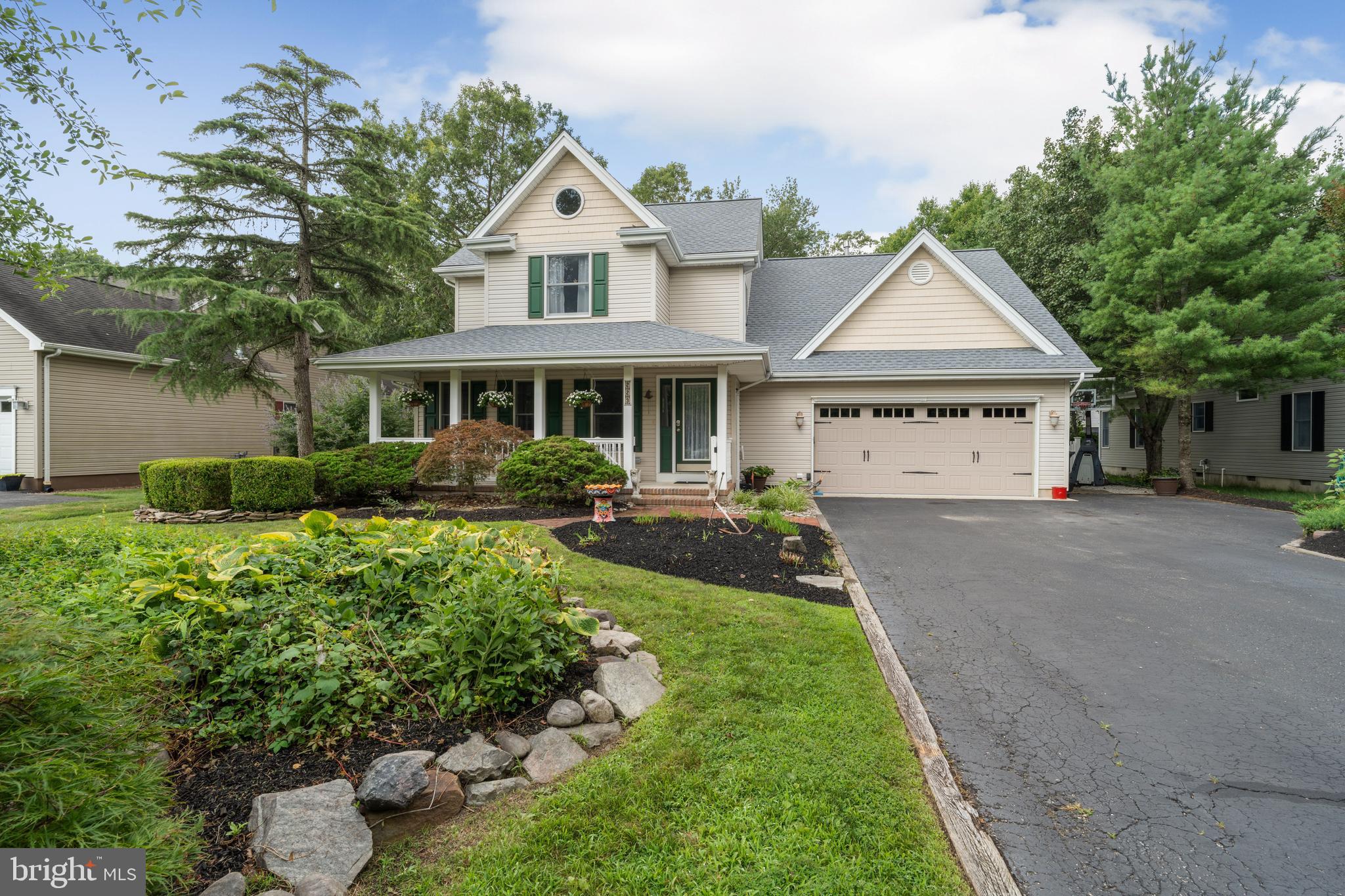 223 HILLIARD BOULEVARD