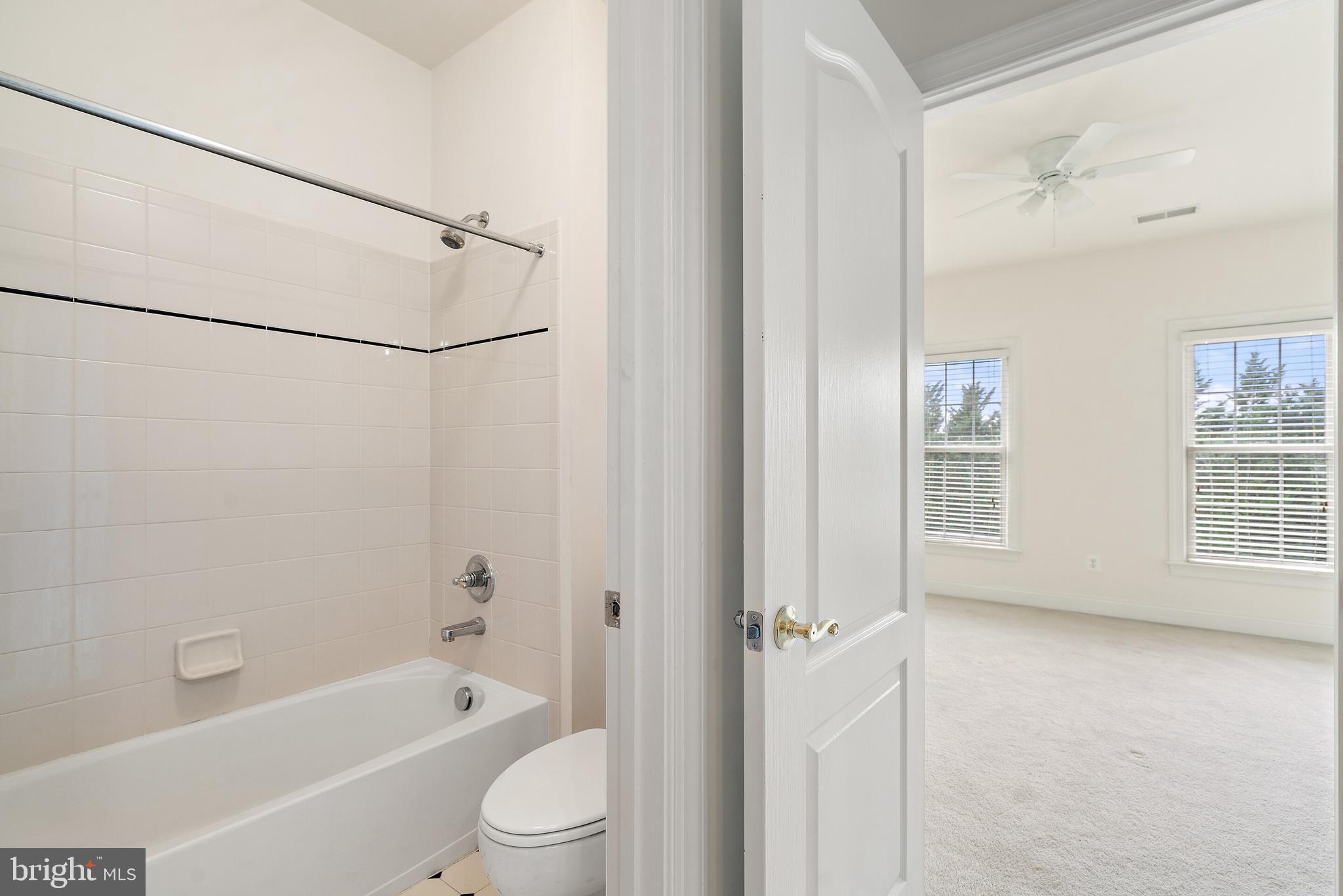 LANSDOWNE ON THE POTOMAC - Residential