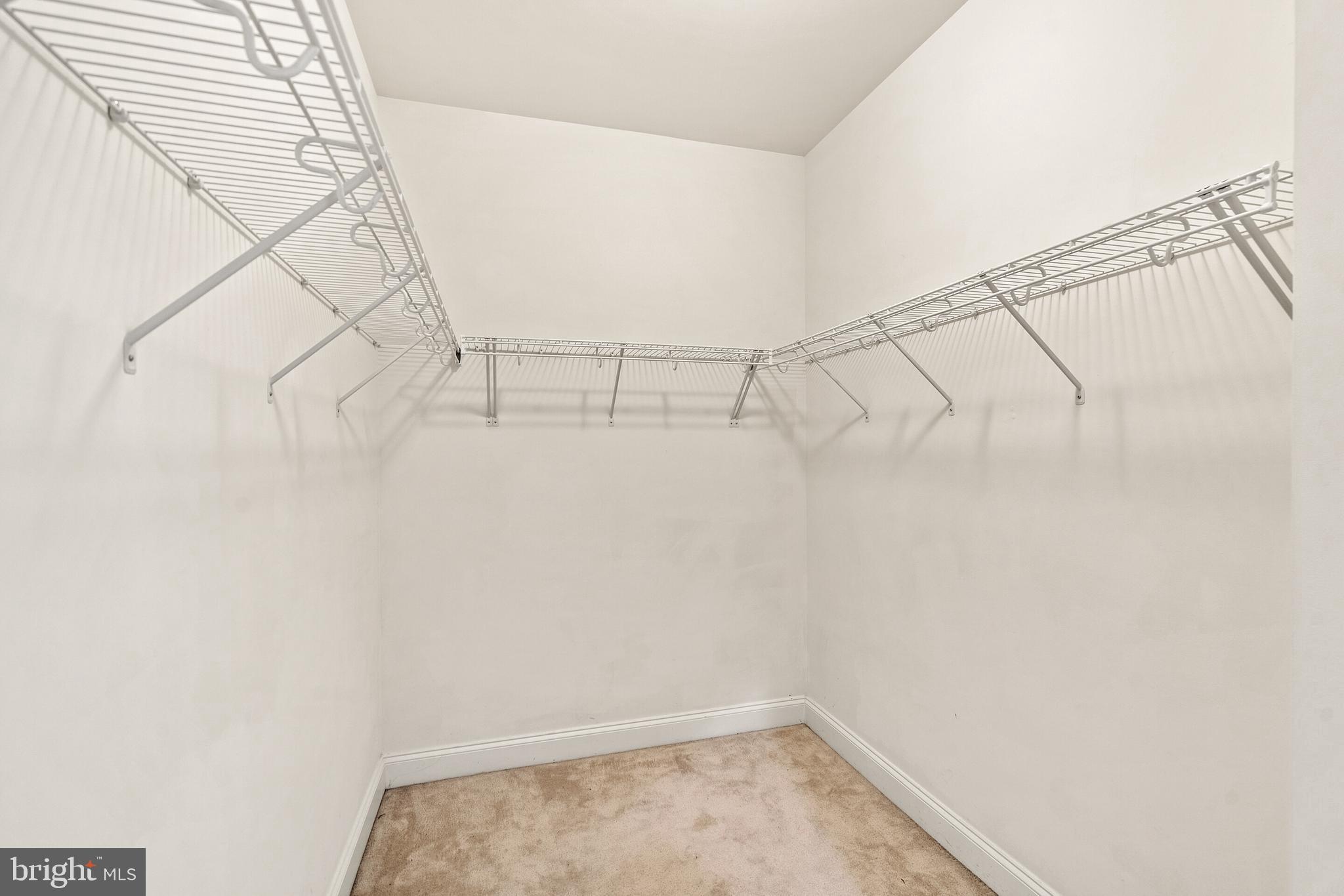 LANSDOWNE ON THE POTOMAC - Residential