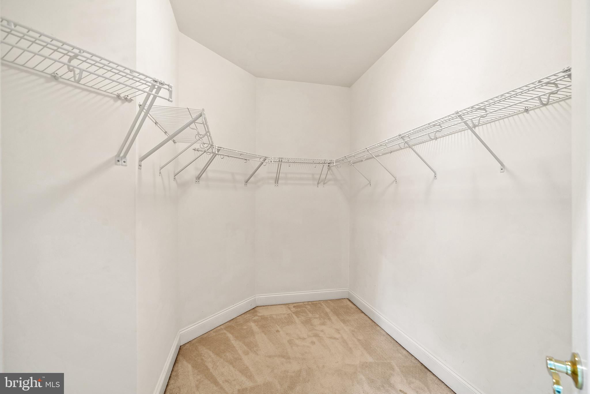 LANSDOWNE ON THE POTOMAC - Residential