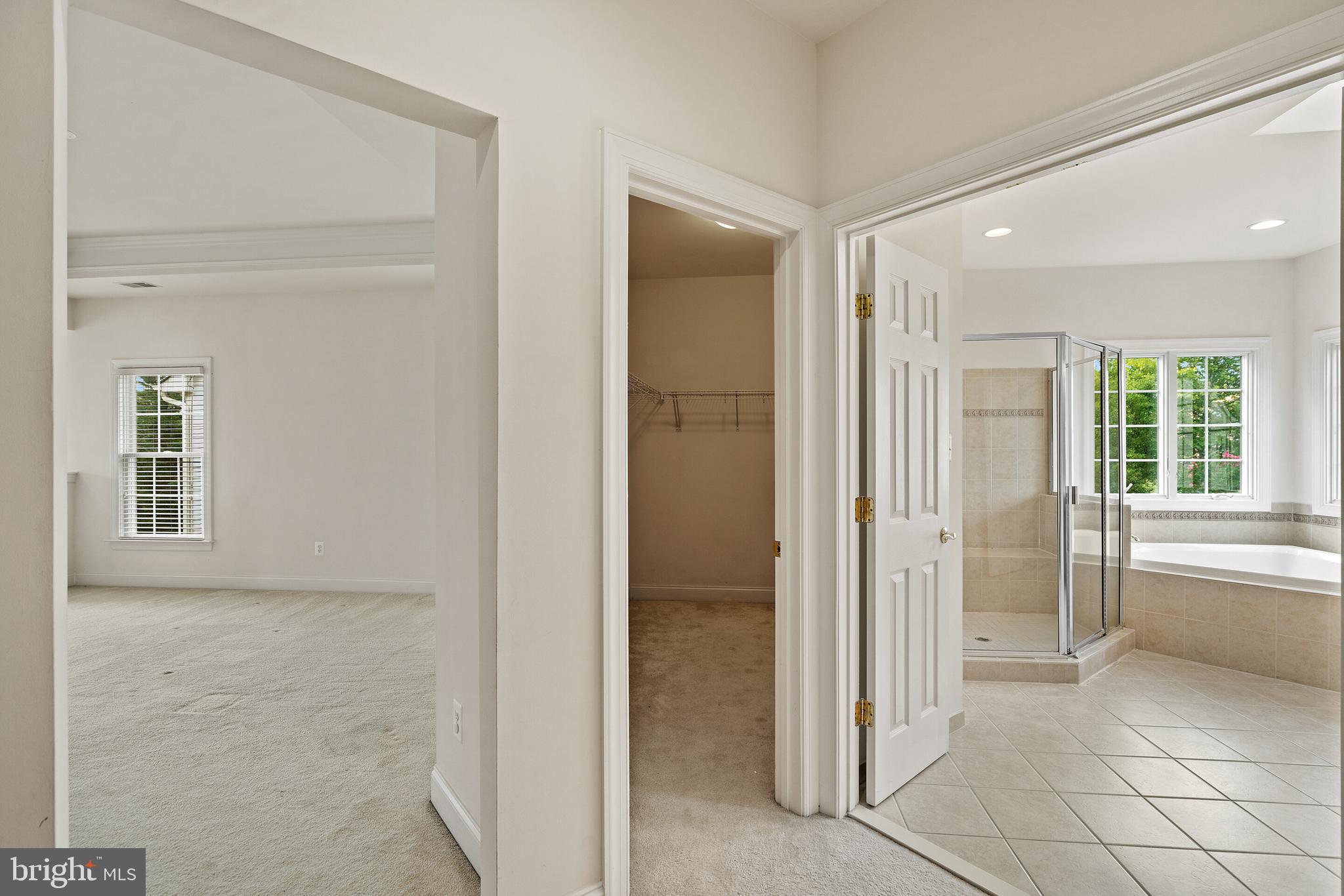 LANSDOWNE ON THE POTOMAC - Residential