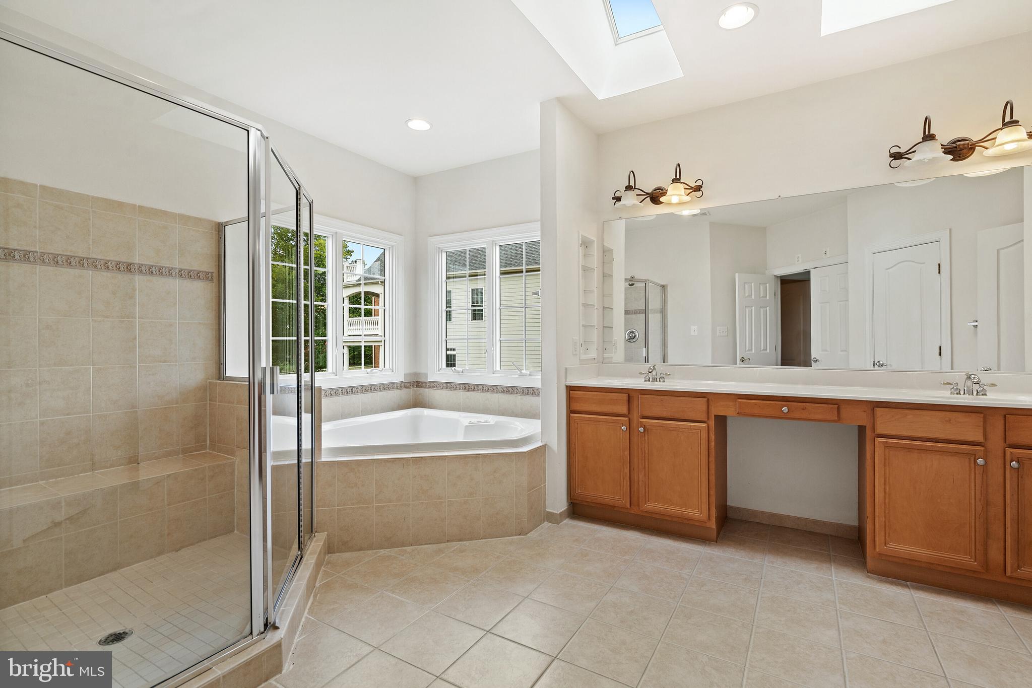 LANSDOWNE ON THE POTOMAC - Residential