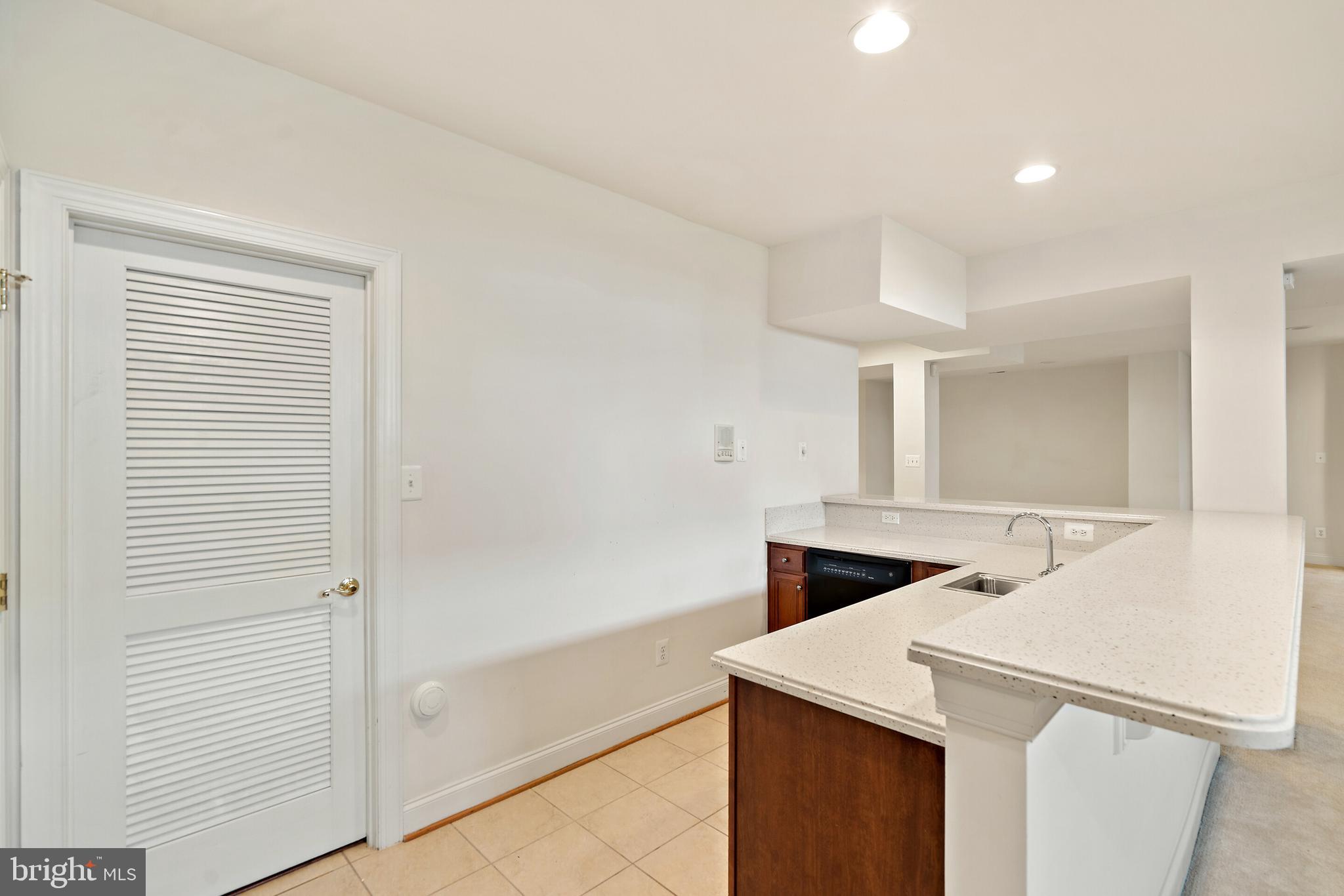 LANSDOWNE ON THE POTOMAC - Residential