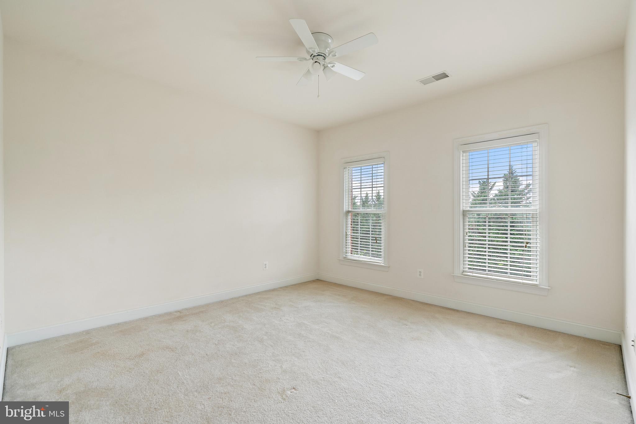 LANSDOWNE ON THE POTOMAC - Residential