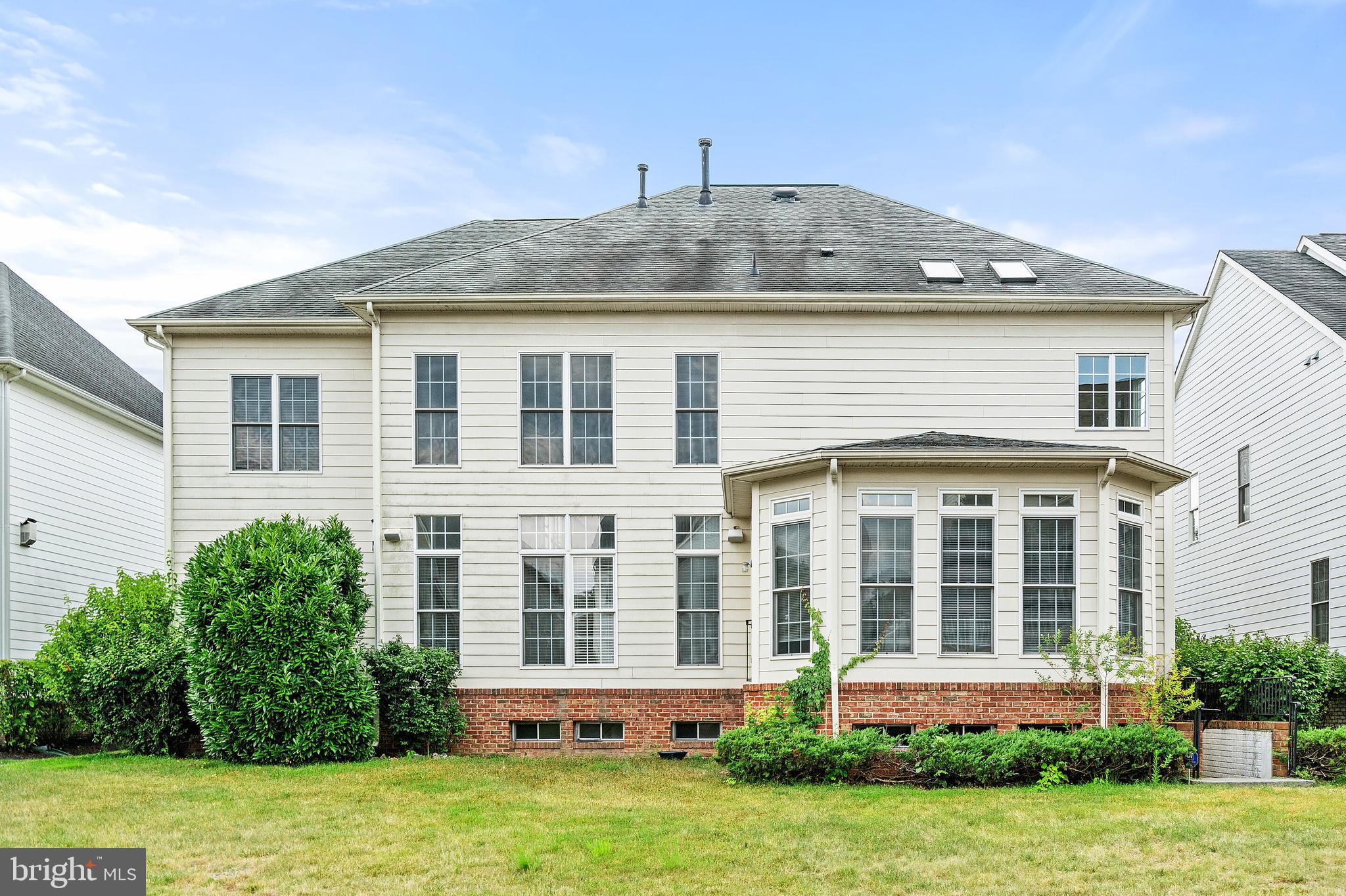 LANSDOWNE ON THE POTOMAC - Residential