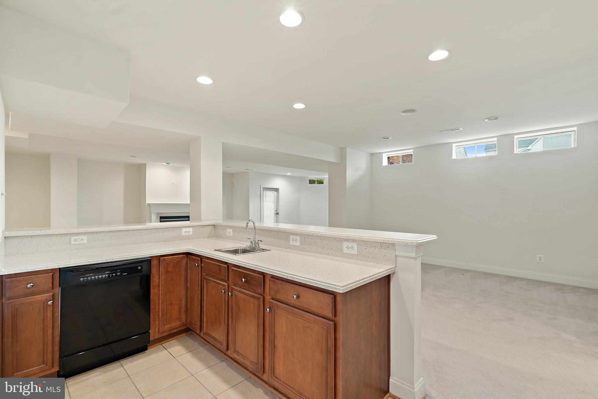 LANSDOWNE ON THE POTOMAC - Residential