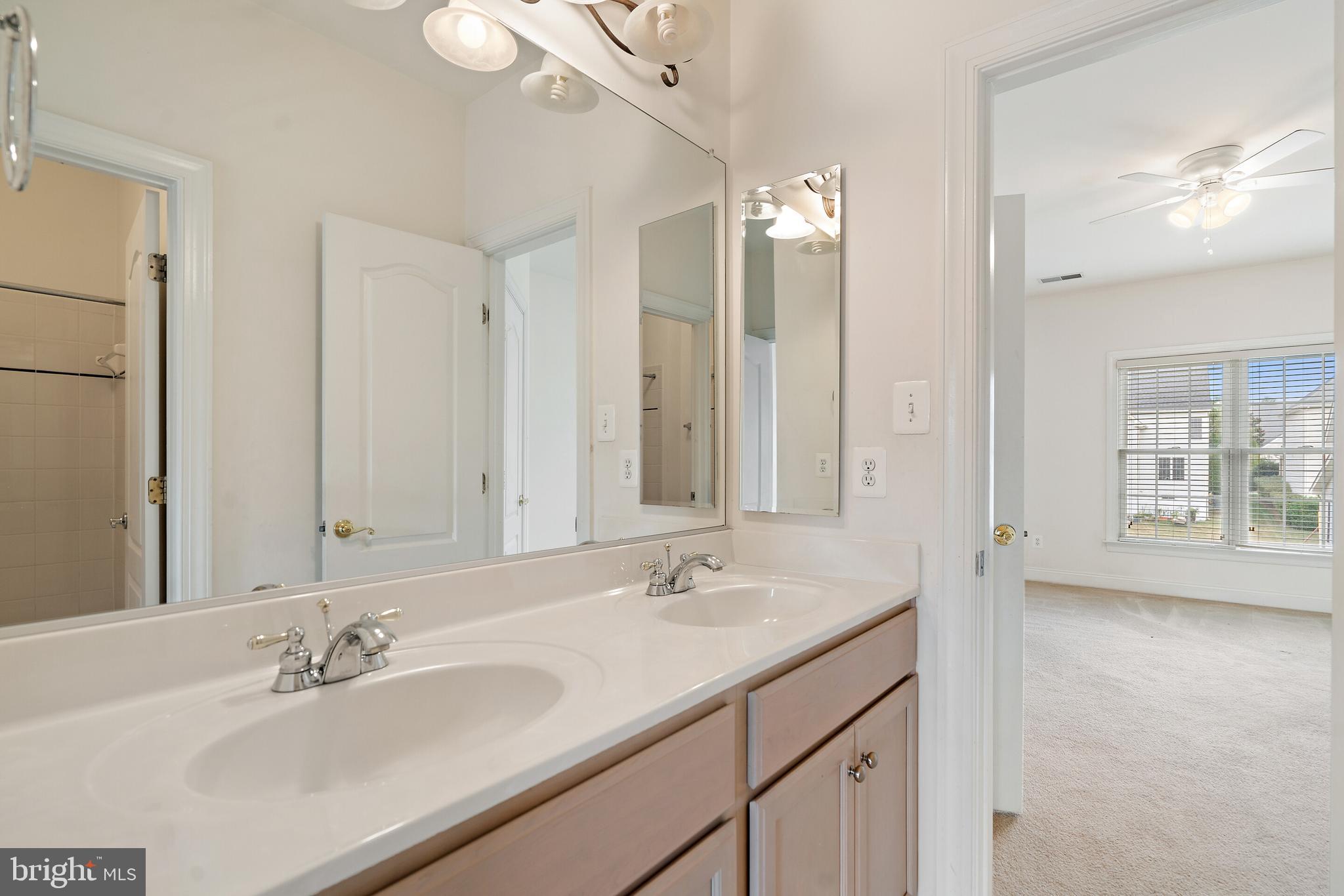 LANSDOWNE ON THE POTOMAC - Residential