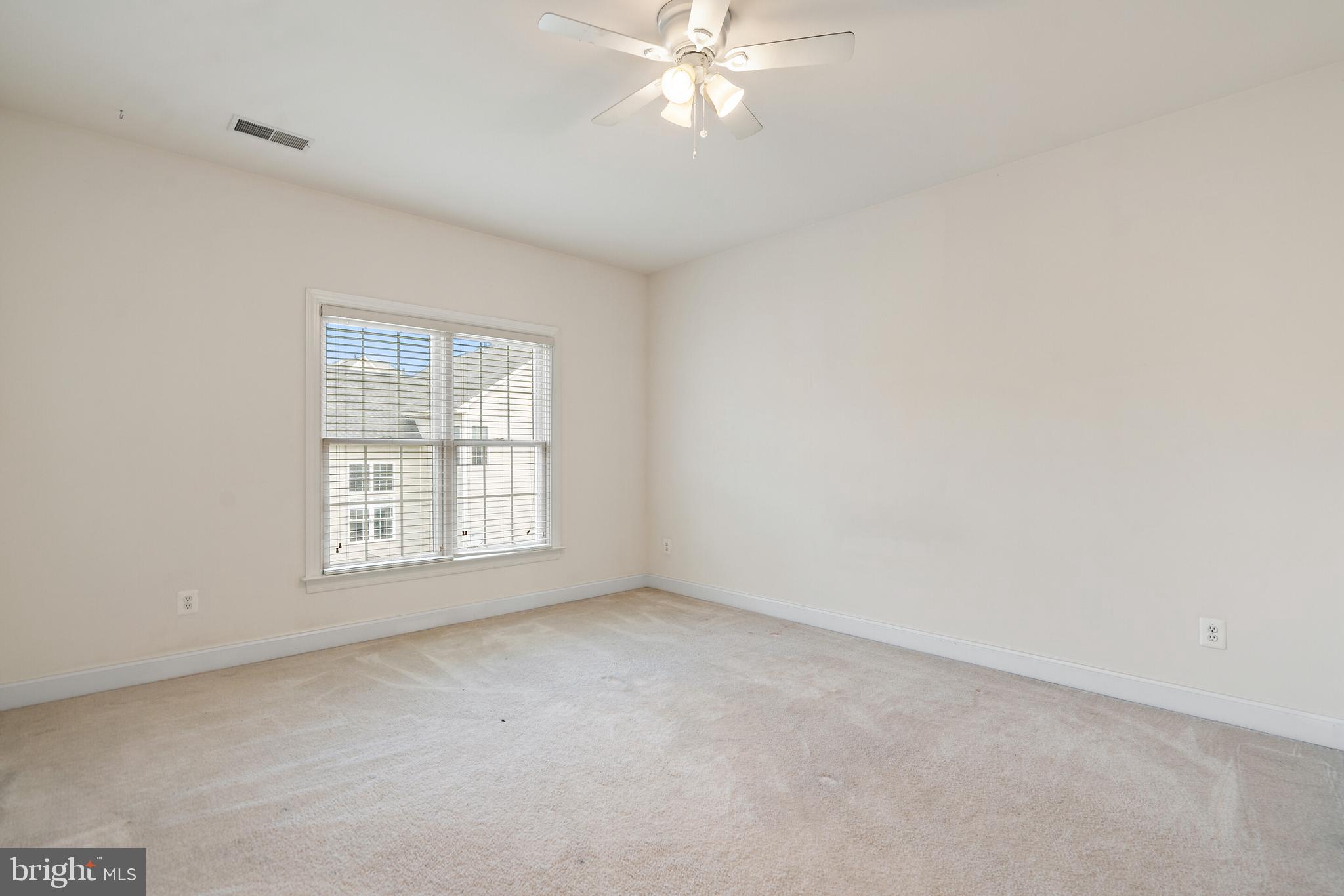 LANSDOWNE ON THE POTOMAC - Residential