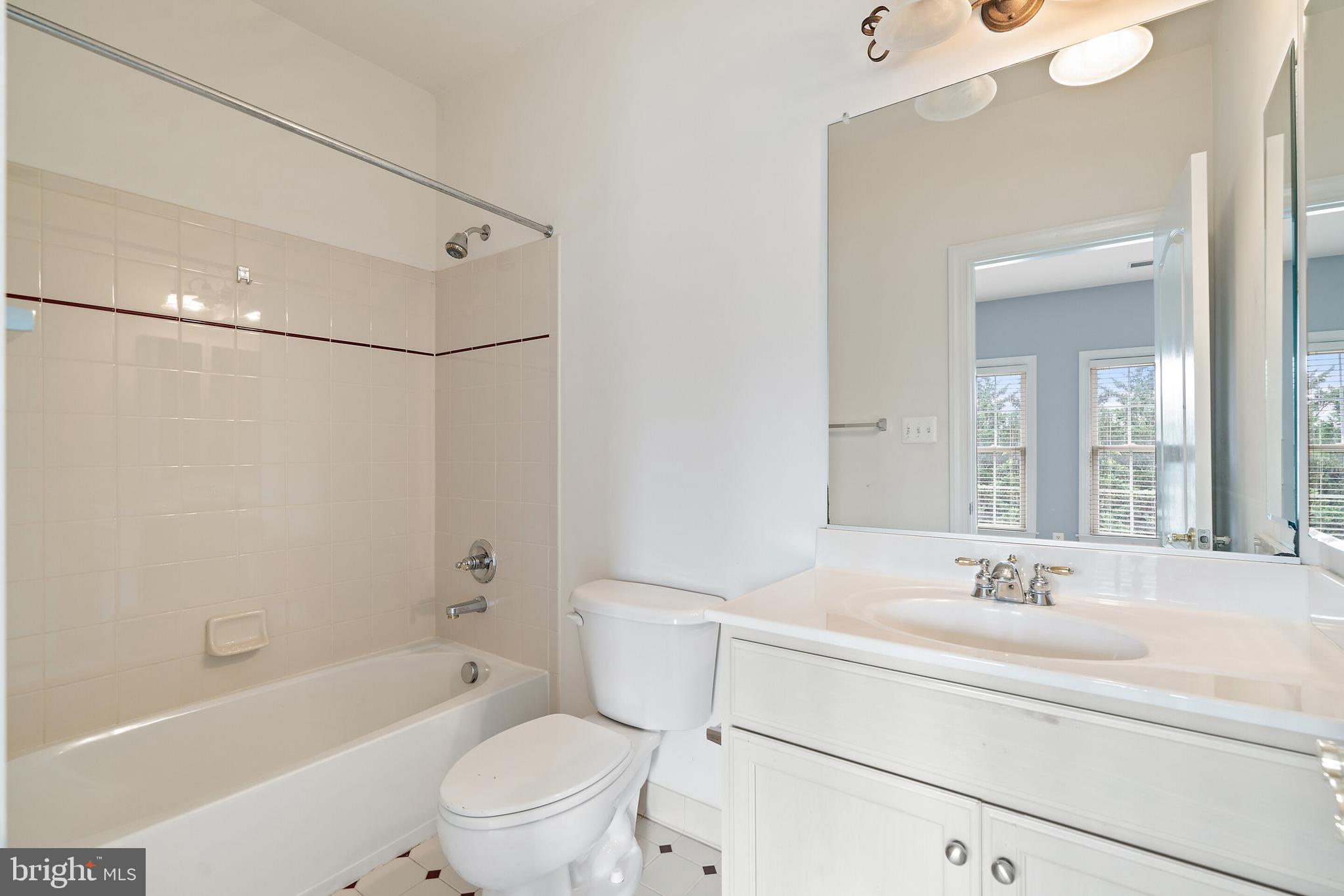 LANSDOWNE ON THE POTOMAC - Residential