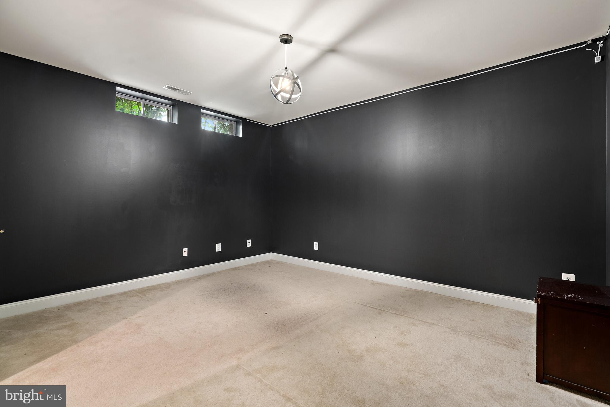 LANSDOWNE ON THE POTOMAC - Residential