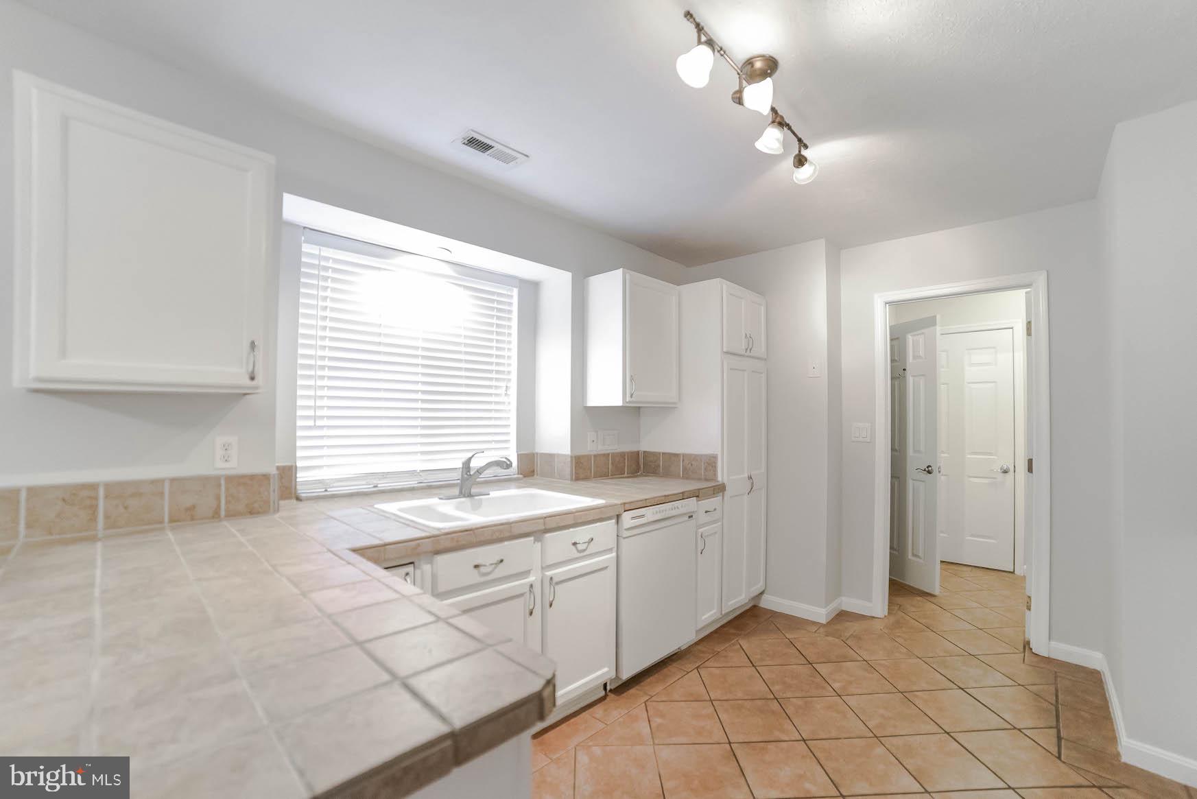 HICKORY HILLS - Residential