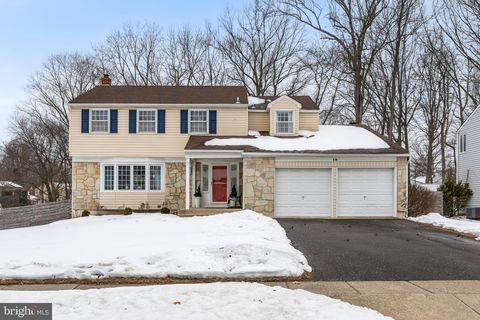 18 KAREN DRIVE CHERRY HILL NJ 08003