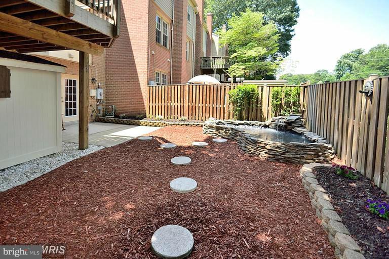 KINGS PARK WEST - Residential Lease