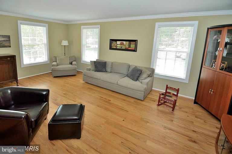 KINGS PARK WEST - Residential Lease