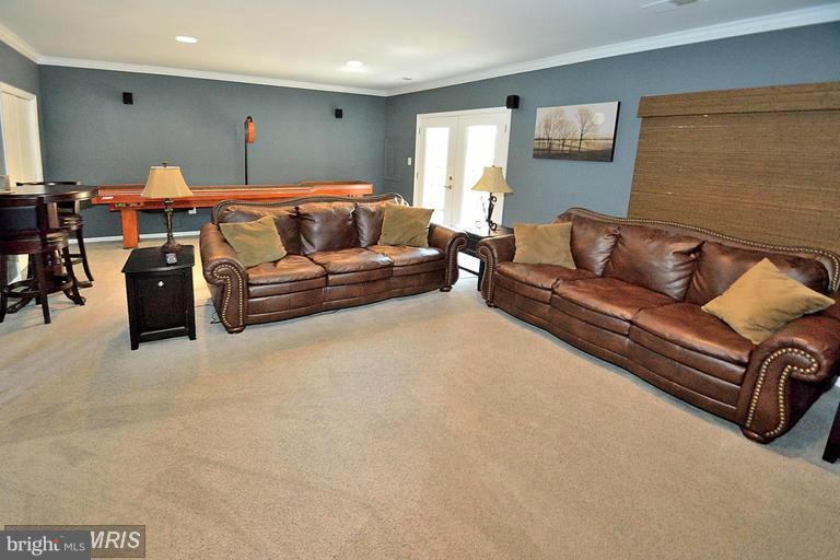 KINGS PARK WEST - Residential Lease