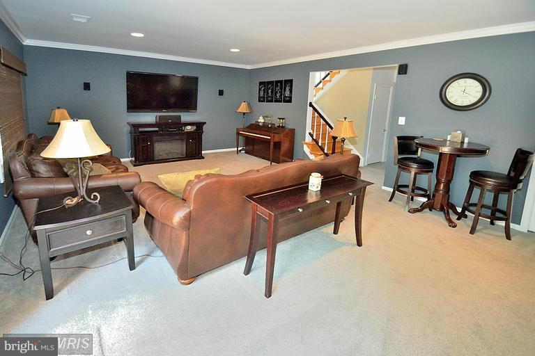 KINGS PARK WEST - Residential Lease