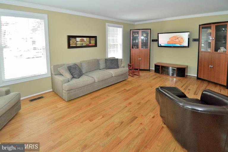 KINGS PARK WEST - Residential Lease